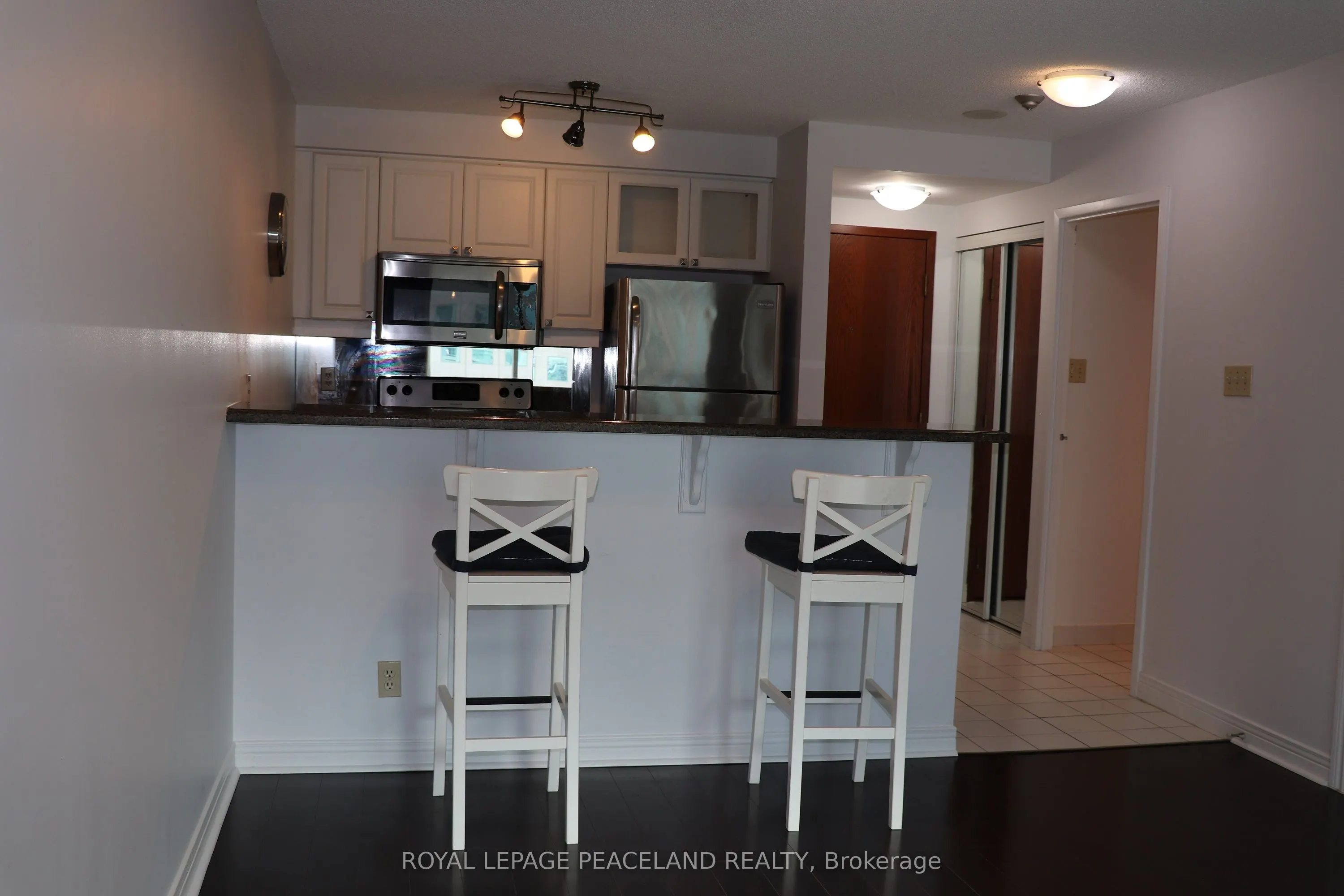10 Queens Quay W, #1009
