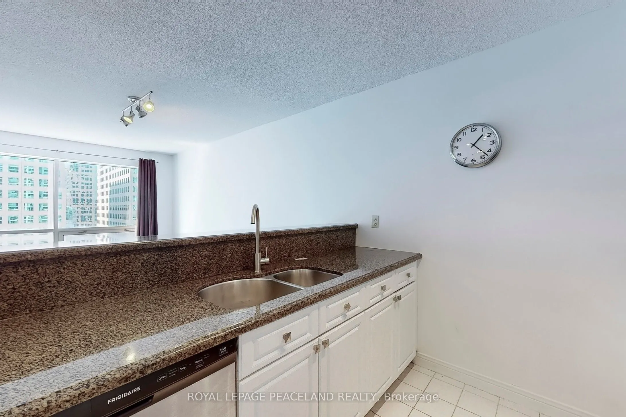 10 Queens Quay W, #1009