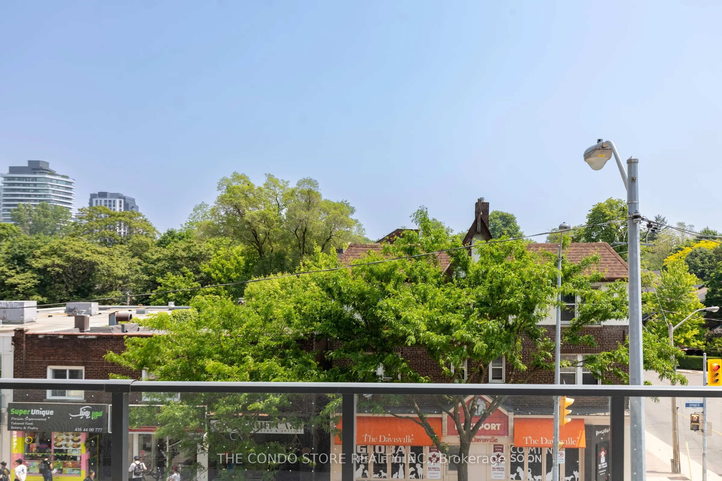 8 Manor Road W, #302