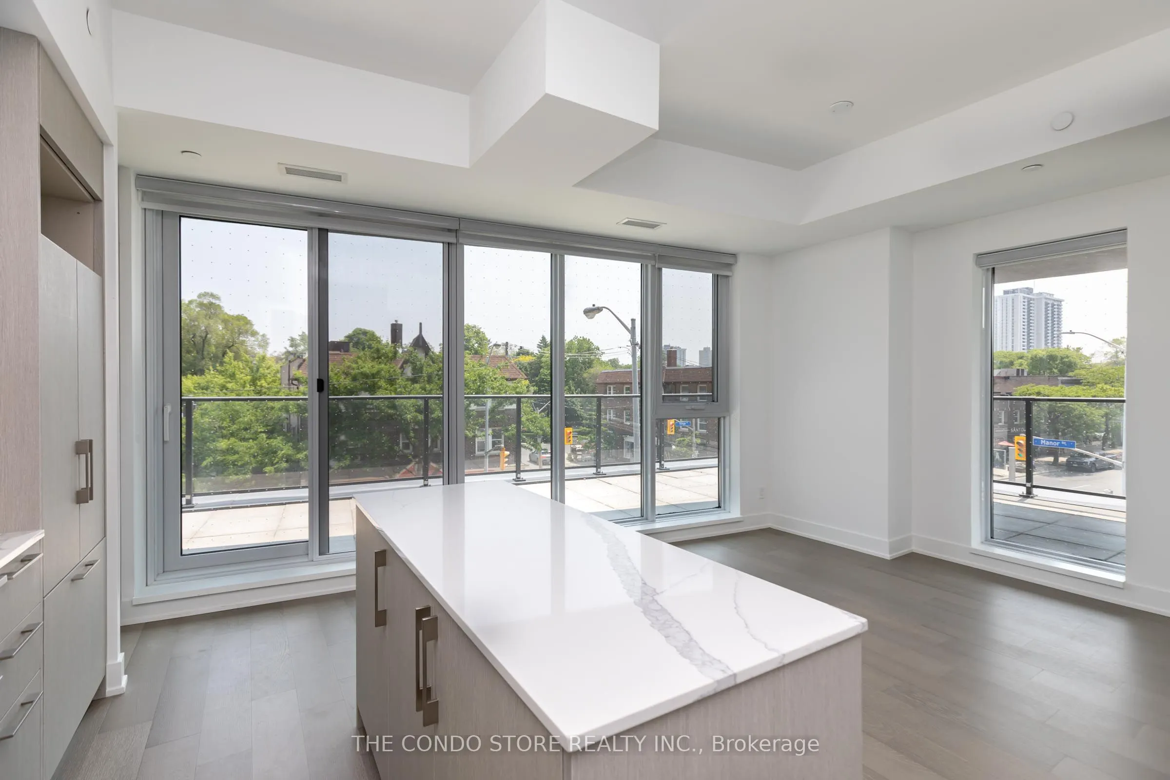 8 Manor Road W, #302