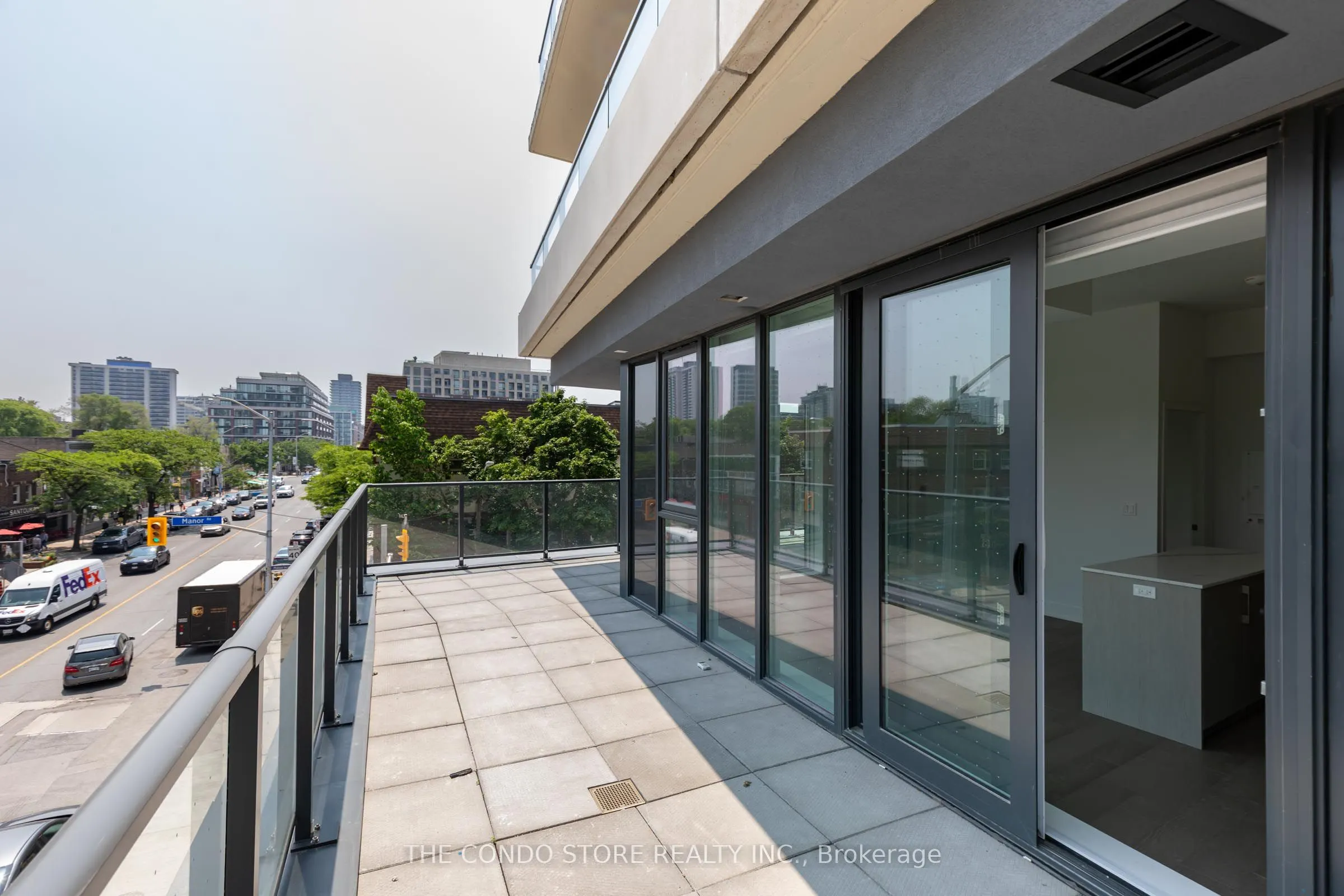 8 Manor Road W, #302