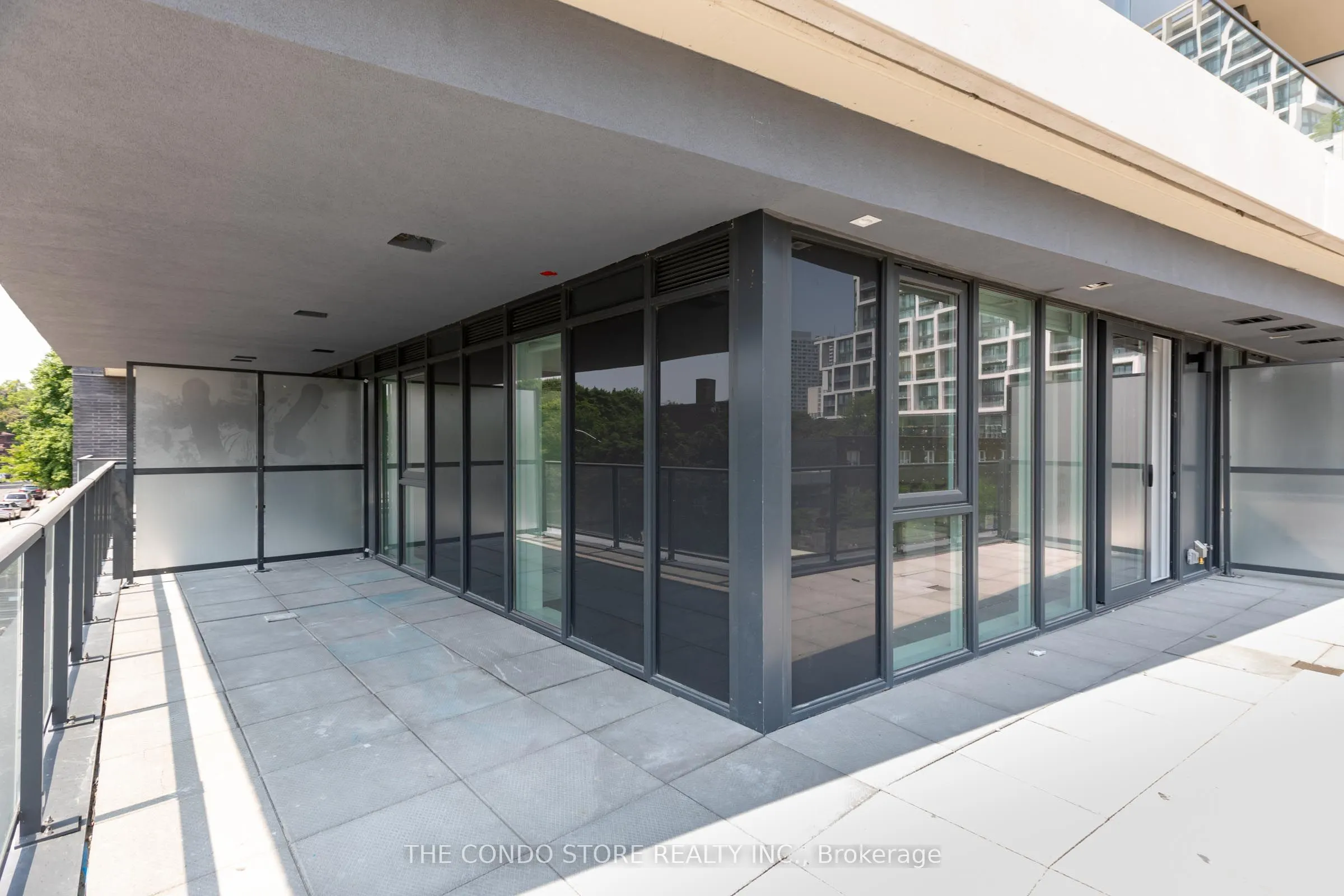 8 Manor Road W, #302