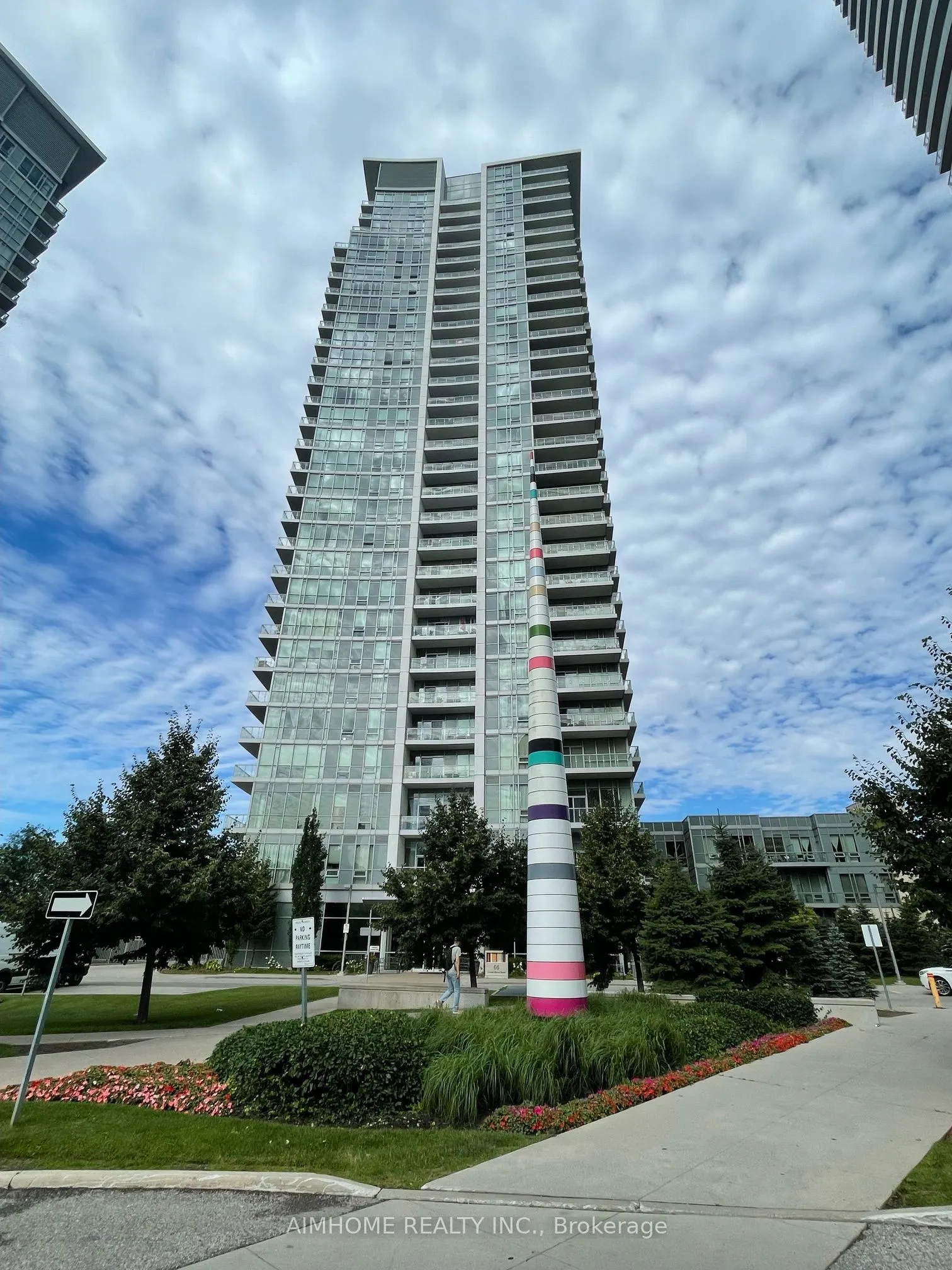 66 Forest Manor Road, #1807