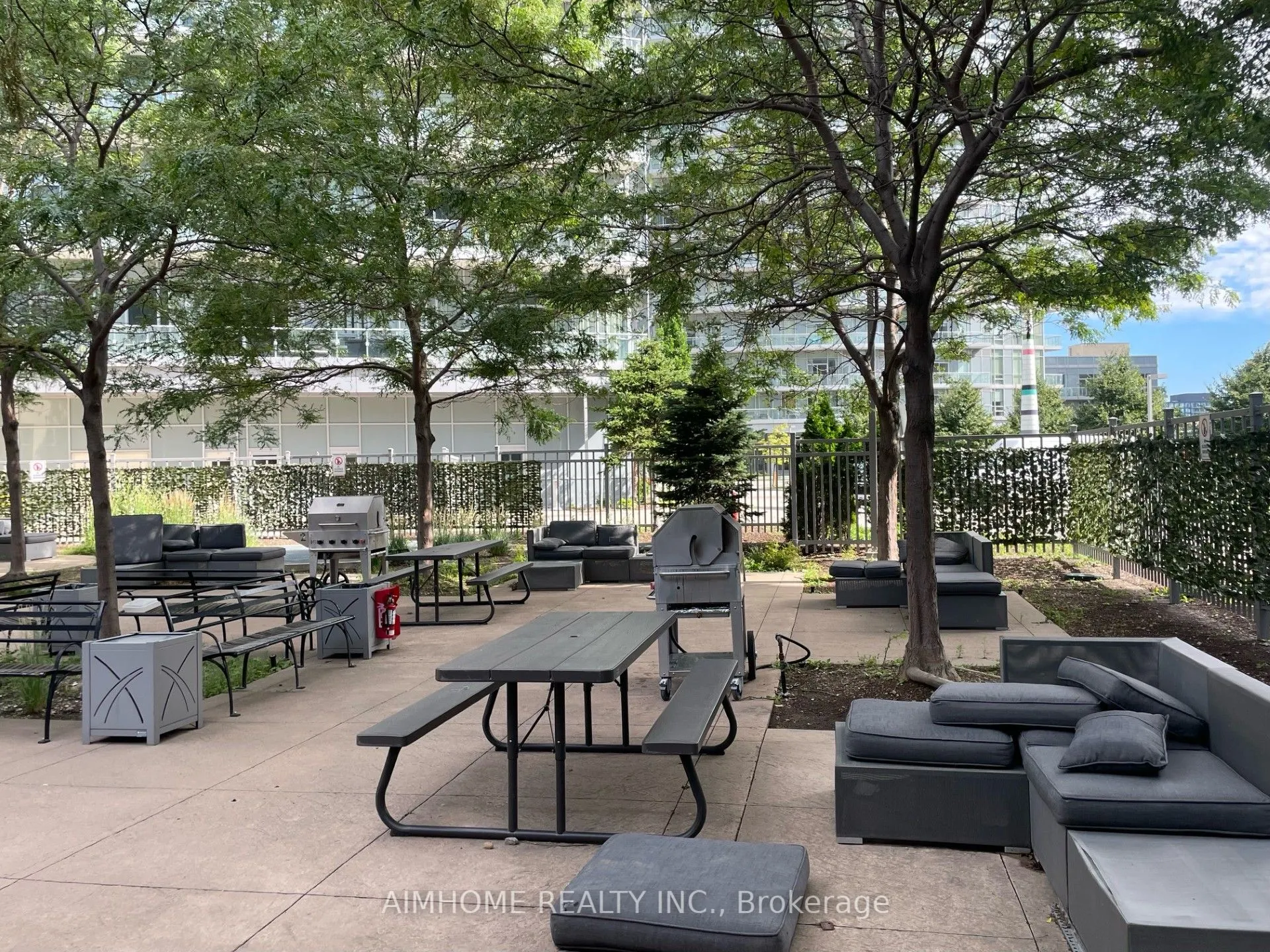66 Forest Manor Road, #1807
