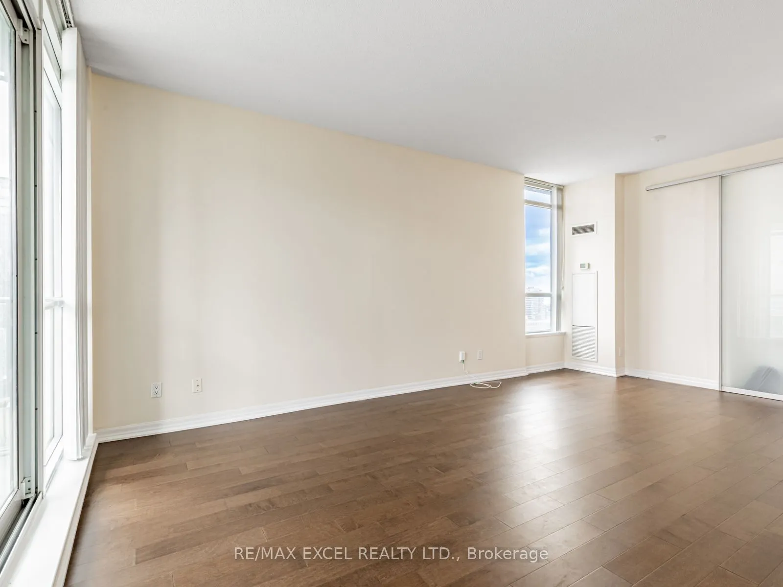770 Bay Street, #Ph306