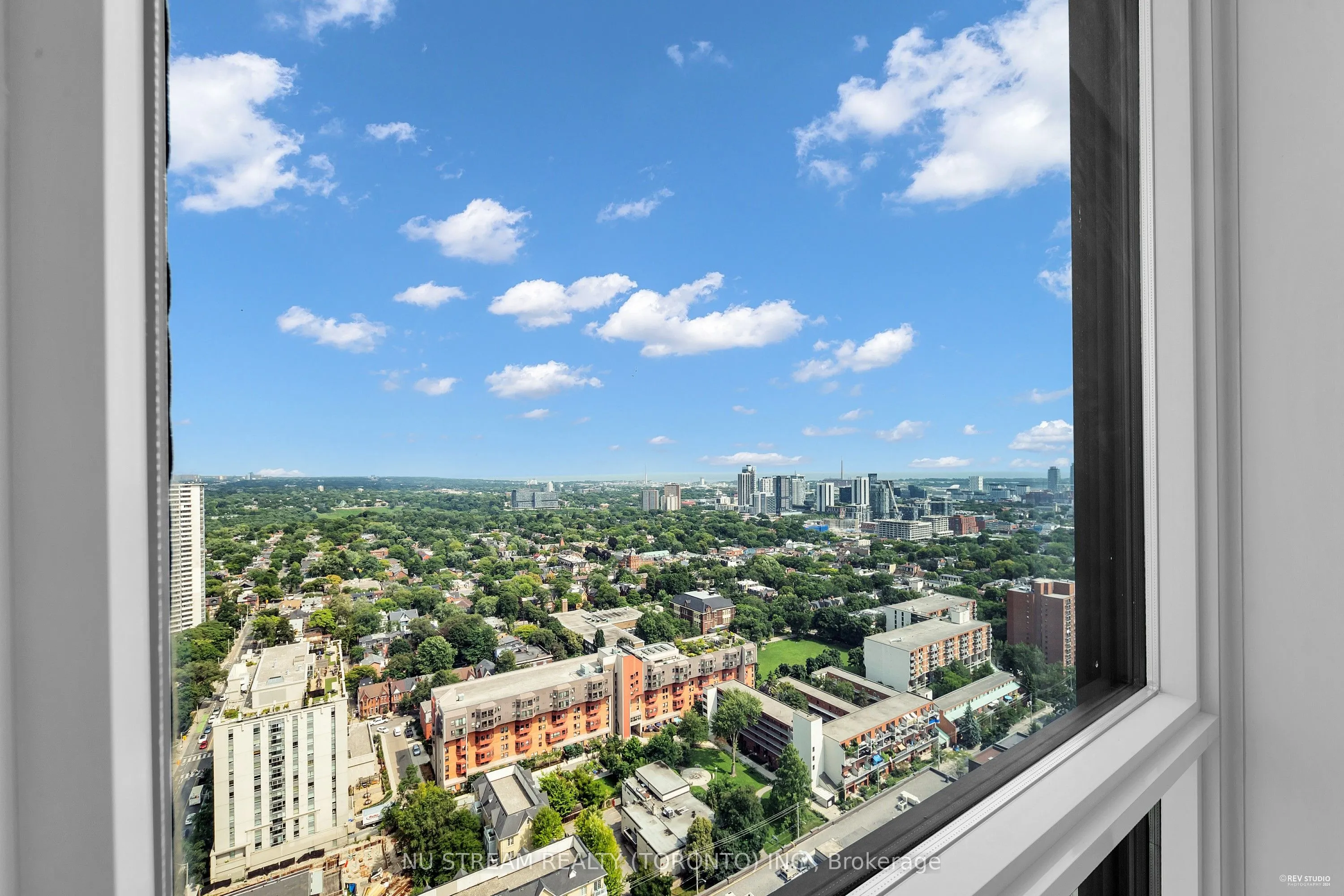 159 Wellesley Street E, #3003