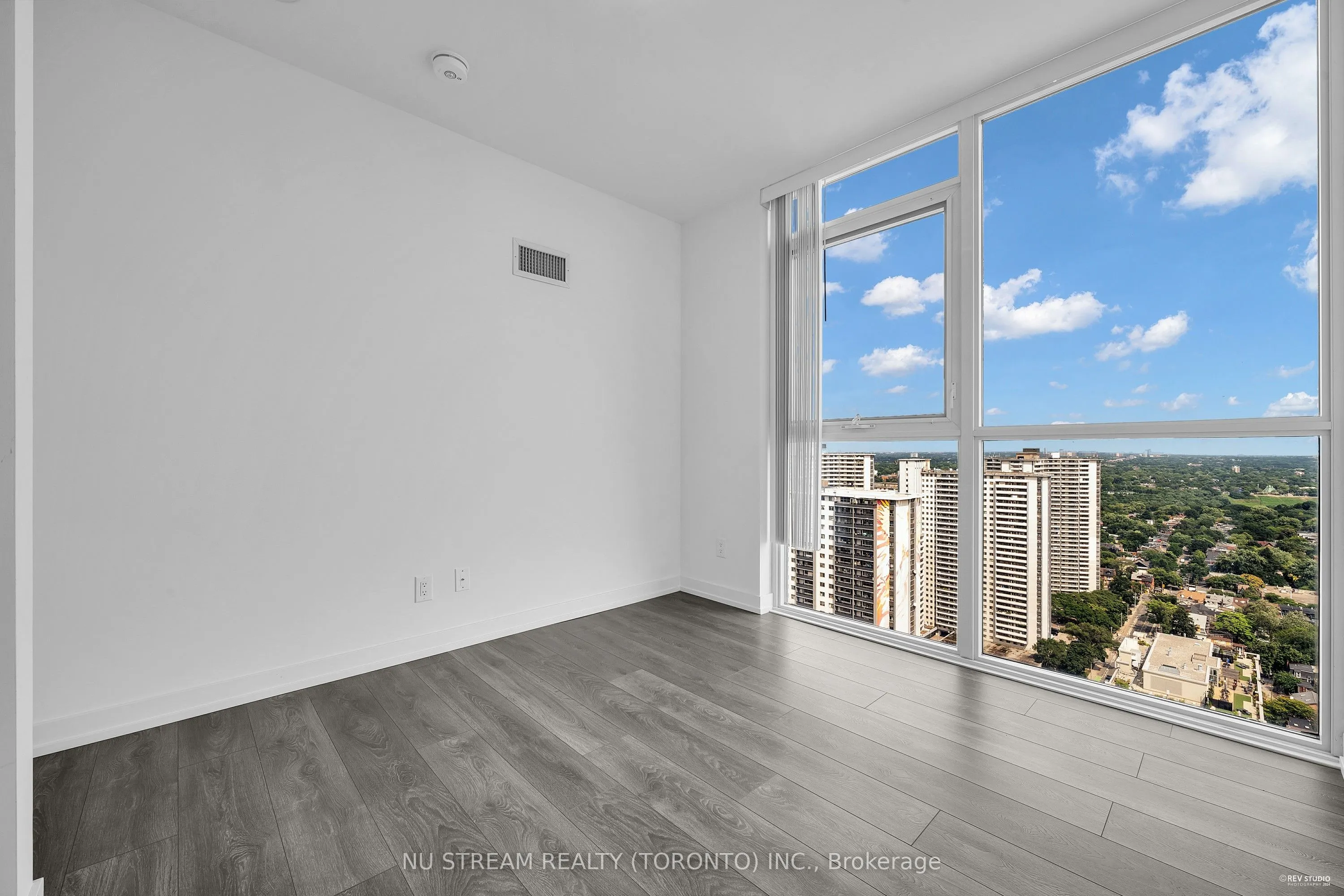 159 Wellesley Street E, #3003