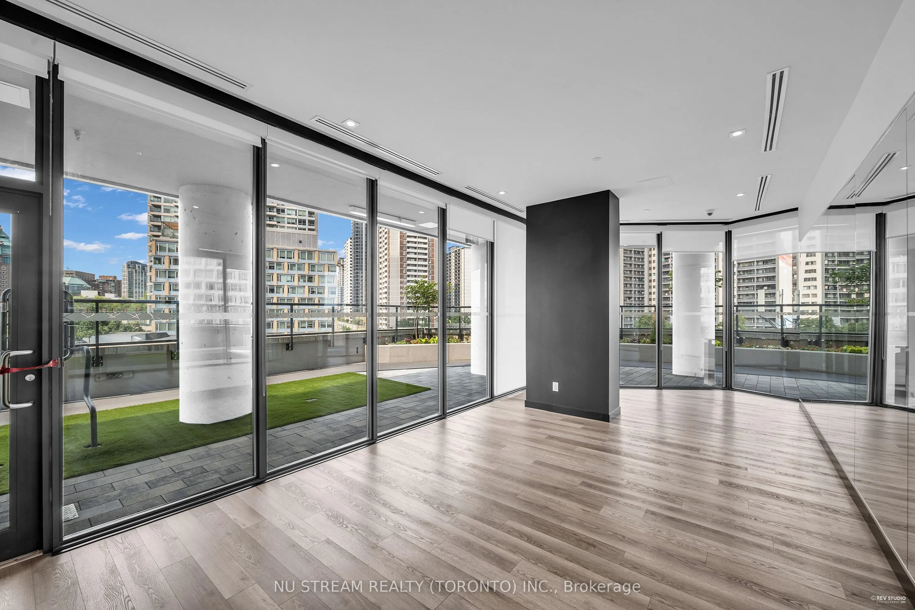159 Wellesley Street E, #3003