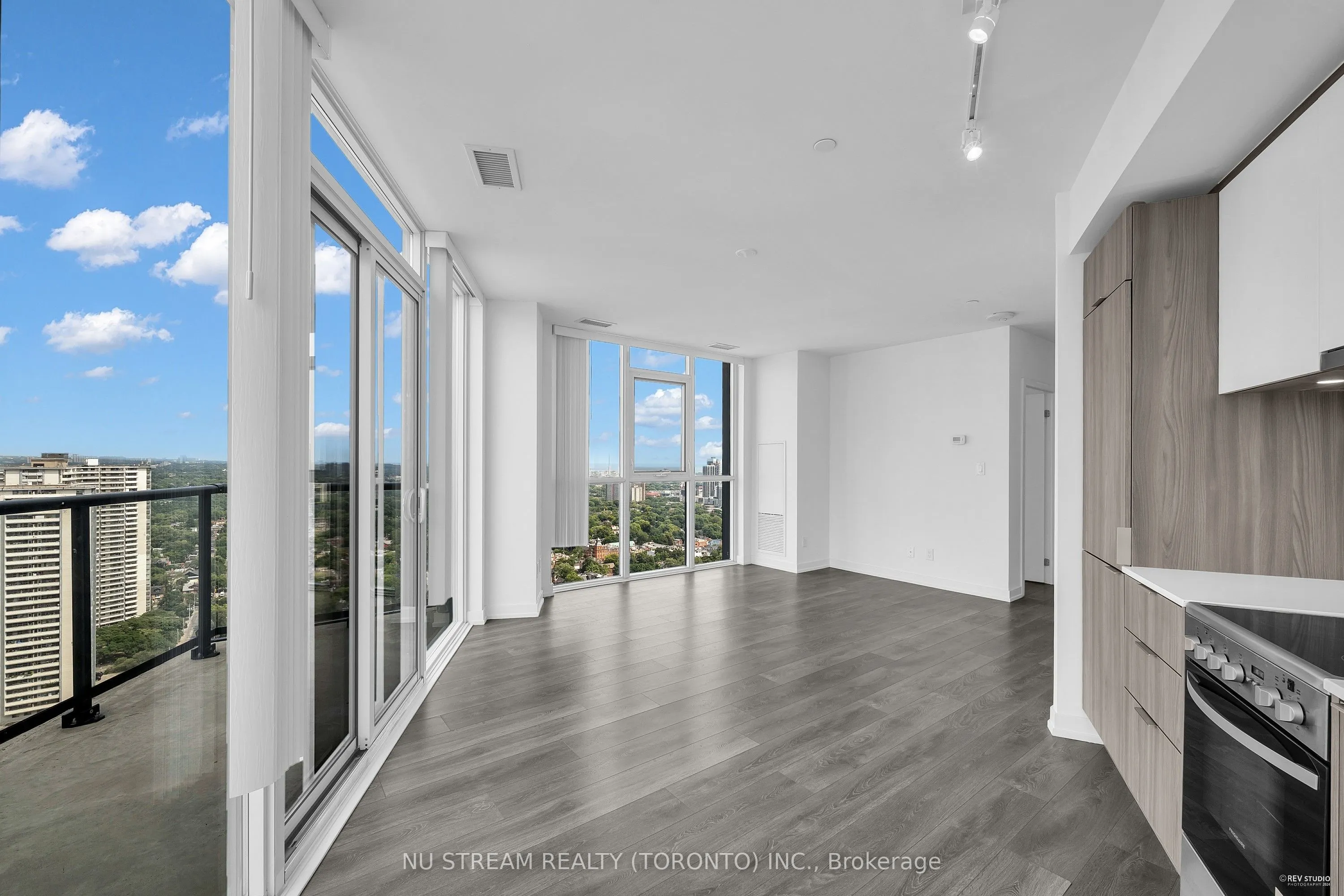 159 Wellesley Street E, #3003