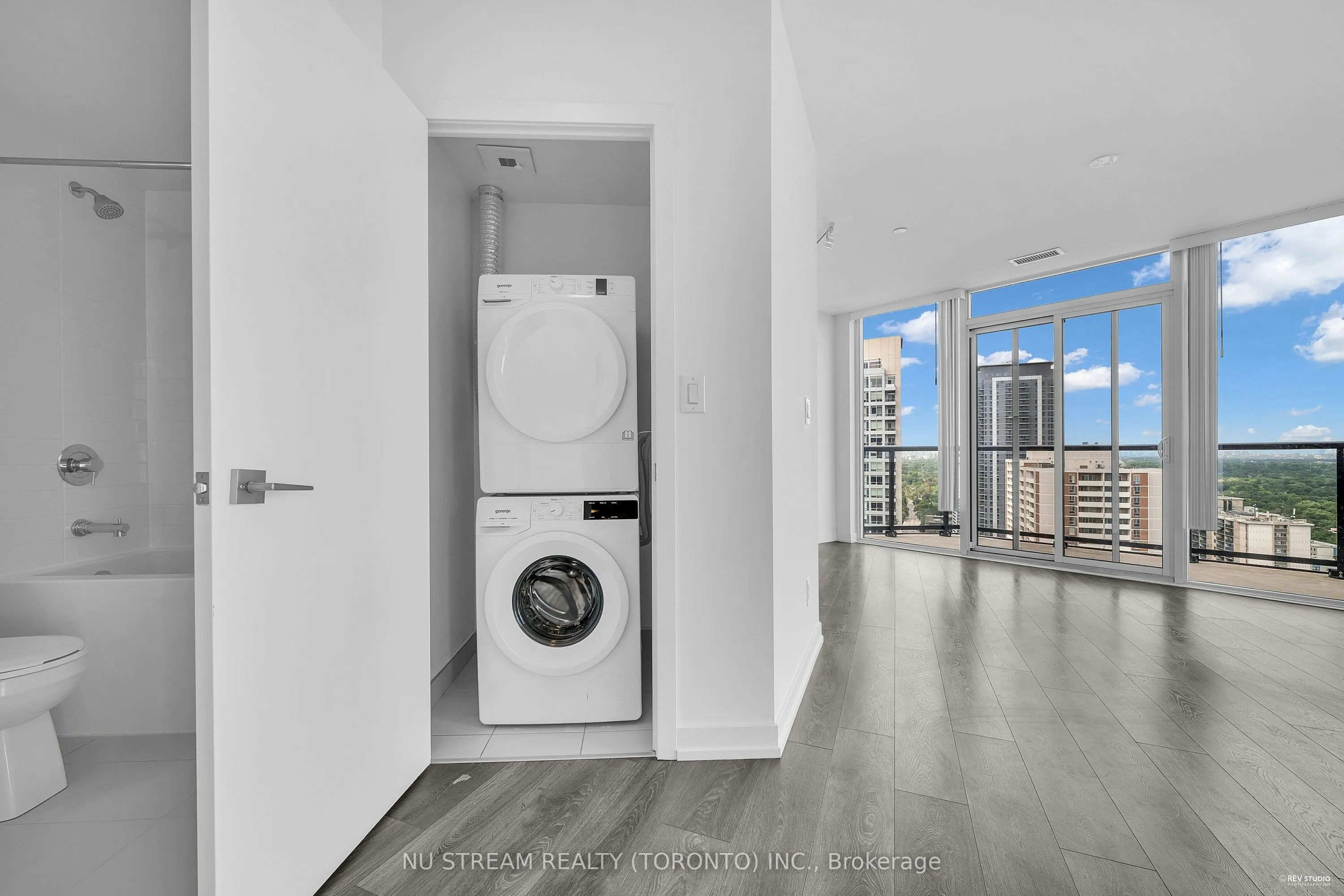 159 Wellesley Street E, #3003