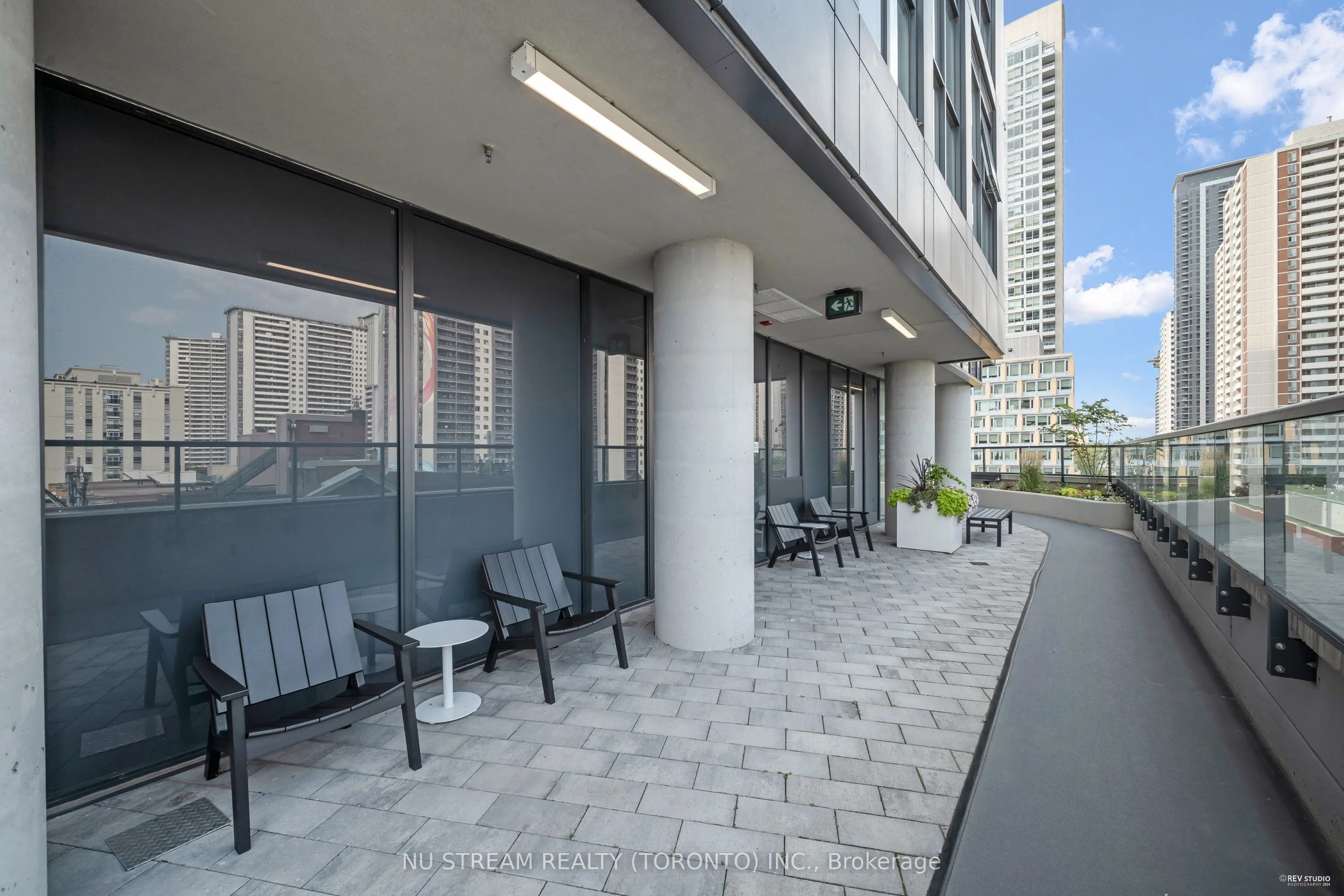 159 Wellesley Street E, #3003