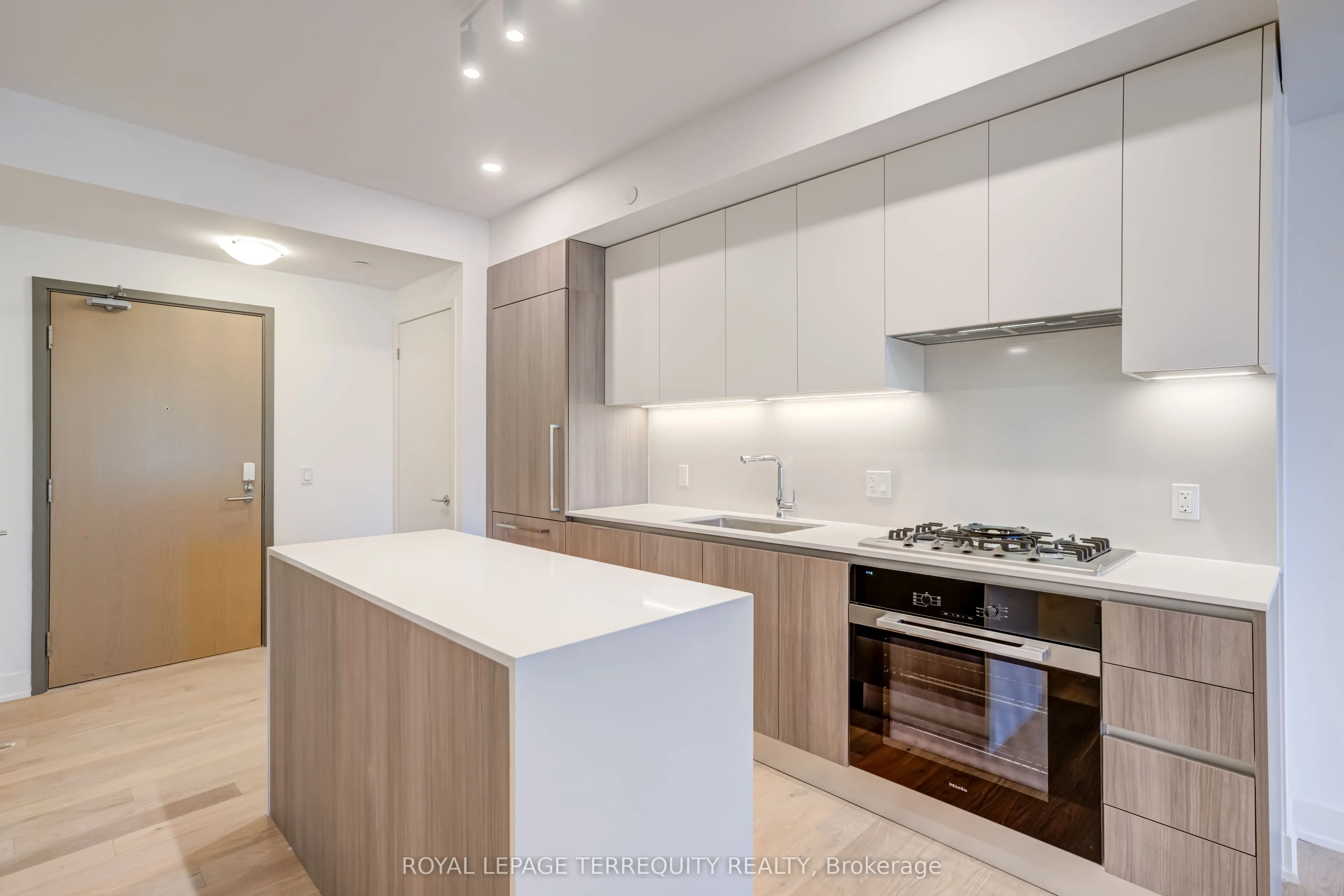 200 Keewatin Avenue, #301
