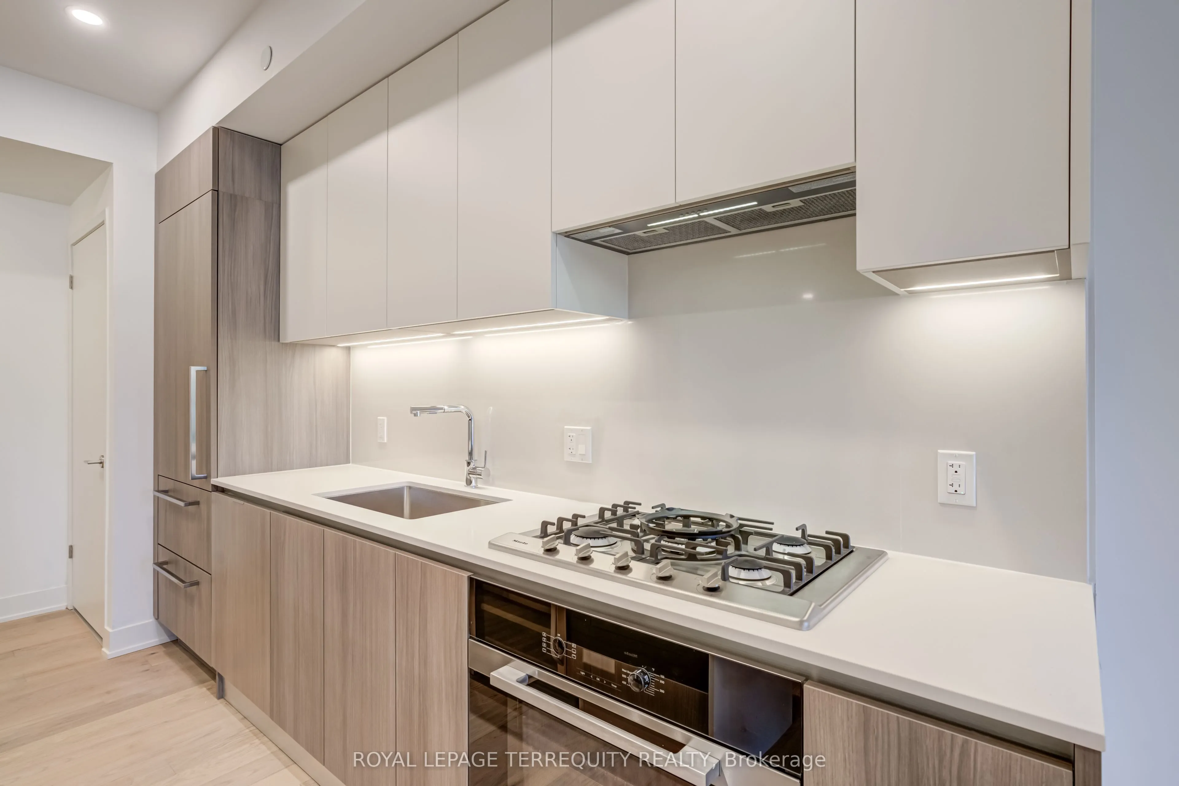 200 Keewatin Avenue, #301