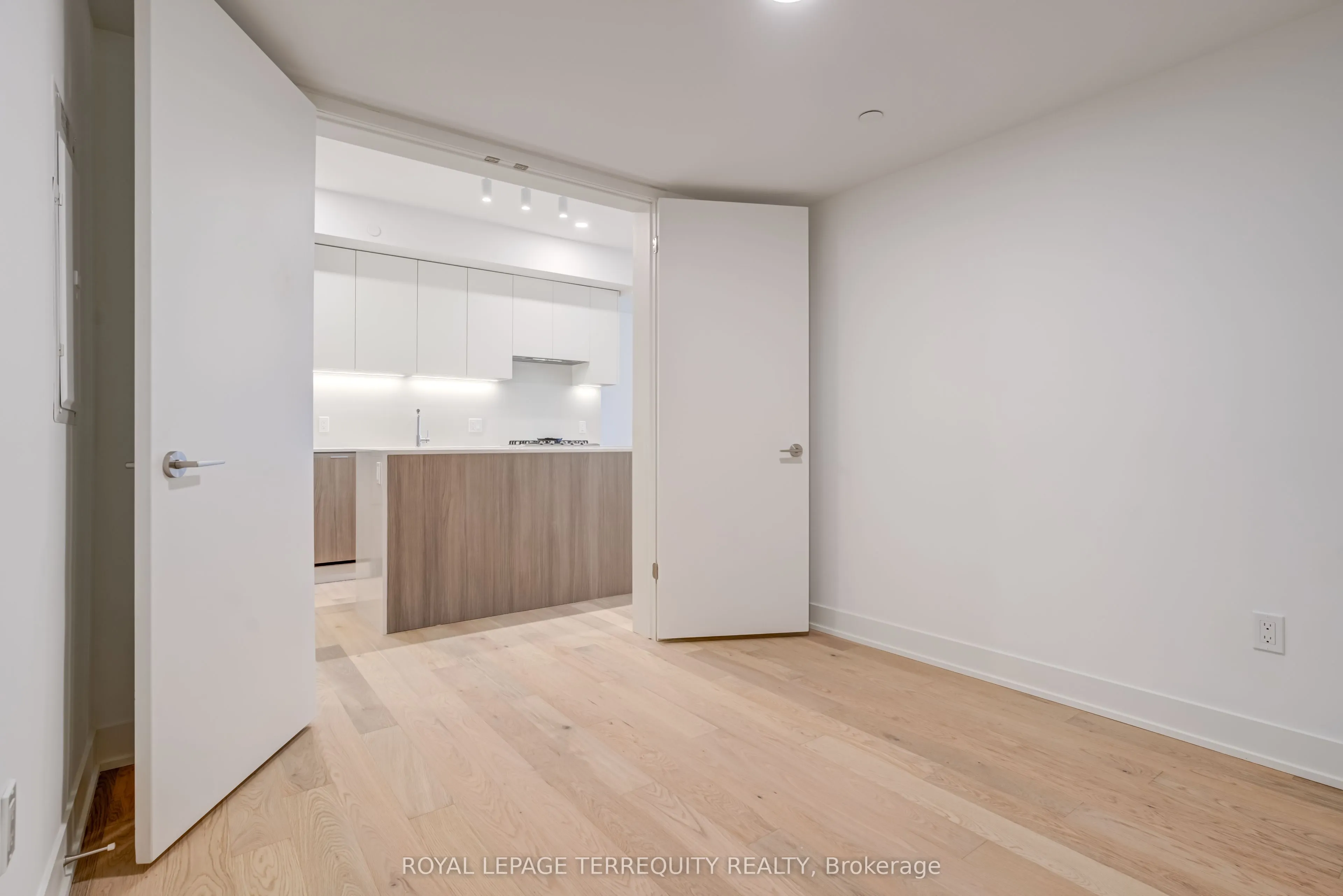 200 Keewatin Avenue, #301