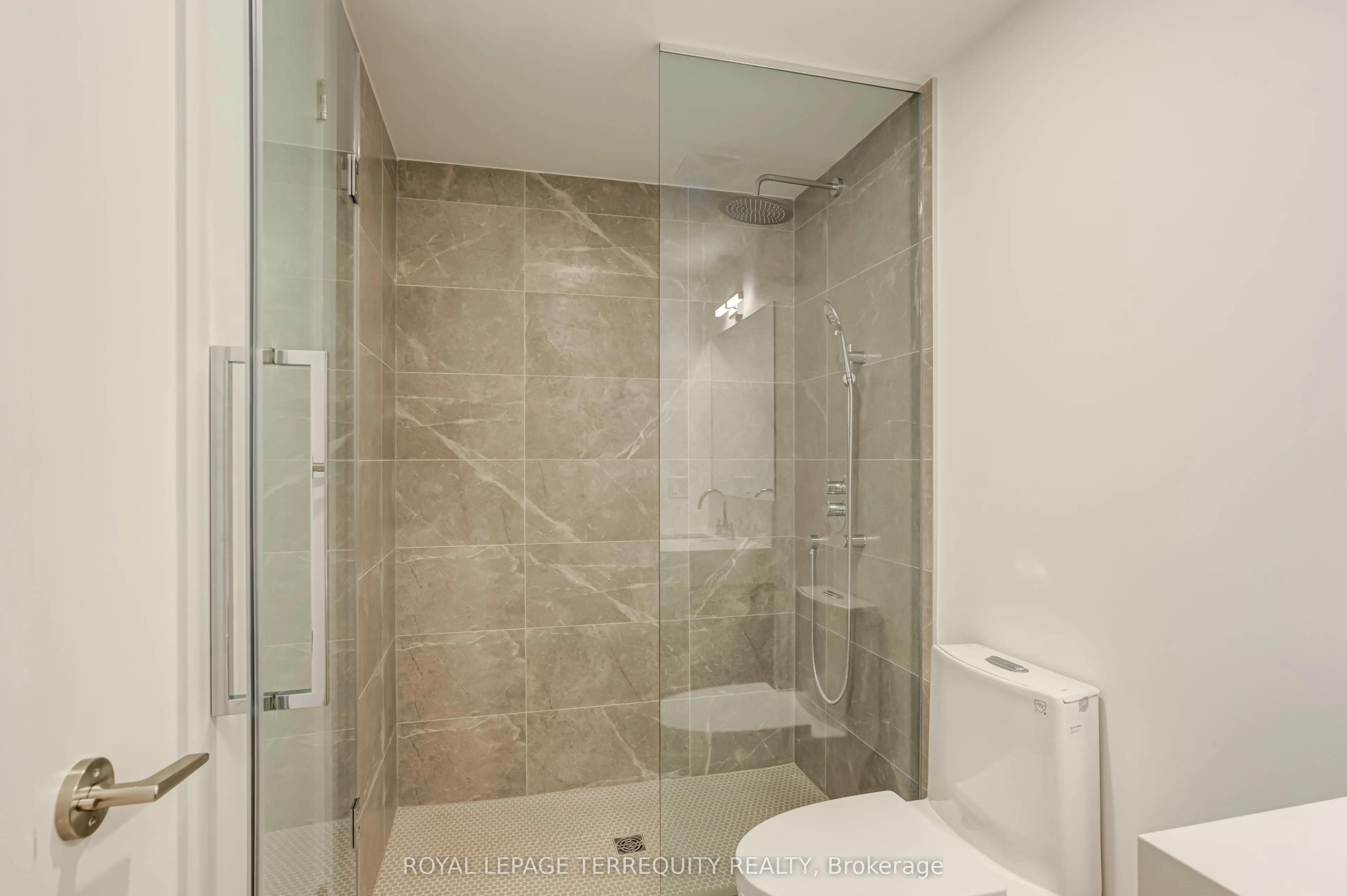 200 Keewatin Avenue, #301