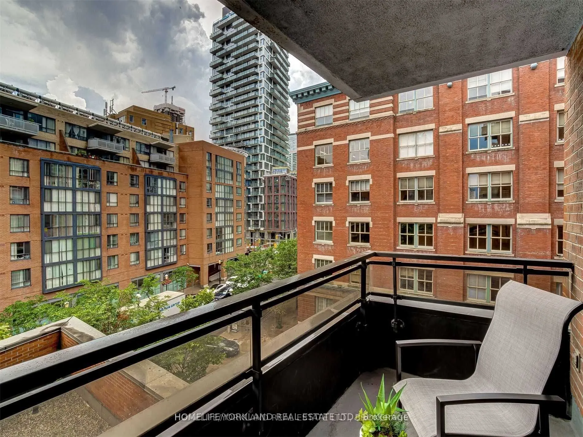 71 Front Street E, #402