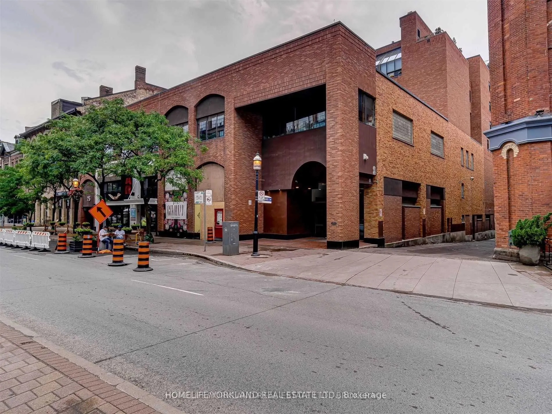 71 Front Street E, #402