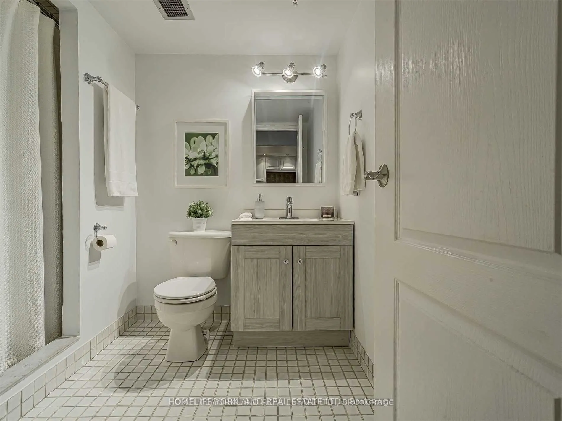 71 Front Street E, #402