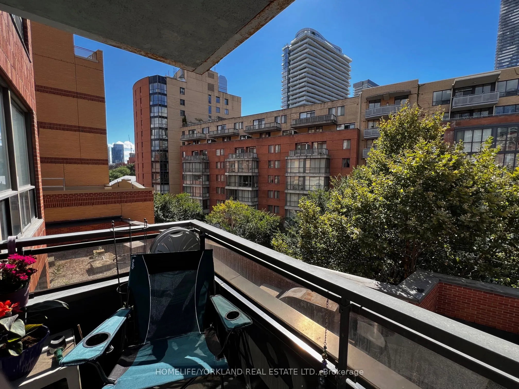 71 Front Street E, #402