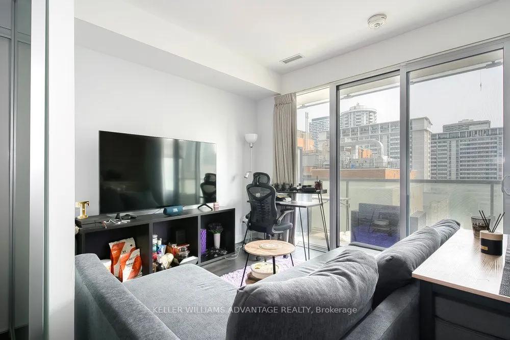 28 Wellesley Street E, #603