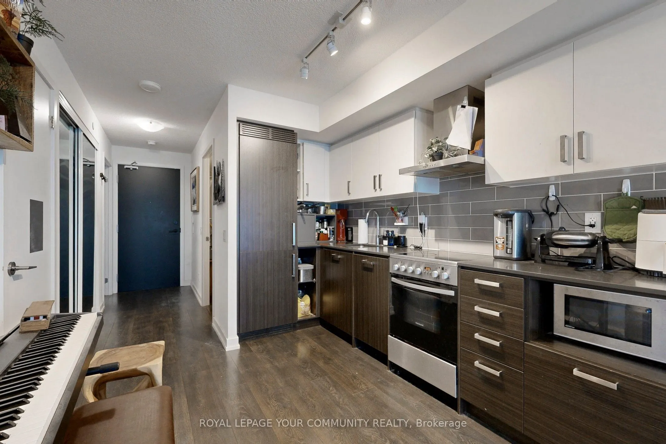 125 Redpath Avenue, #410