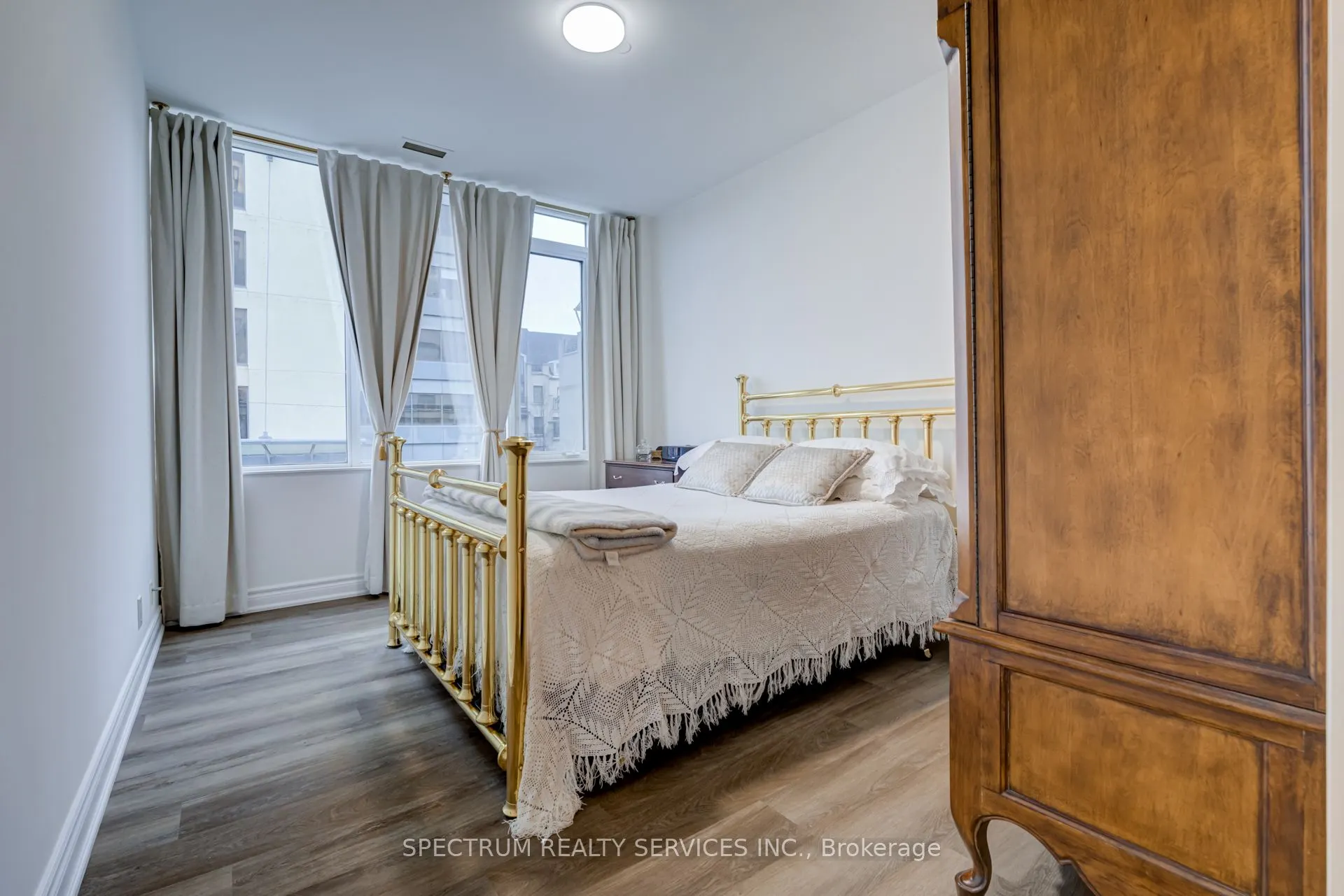 980 Yonge Street, #205
