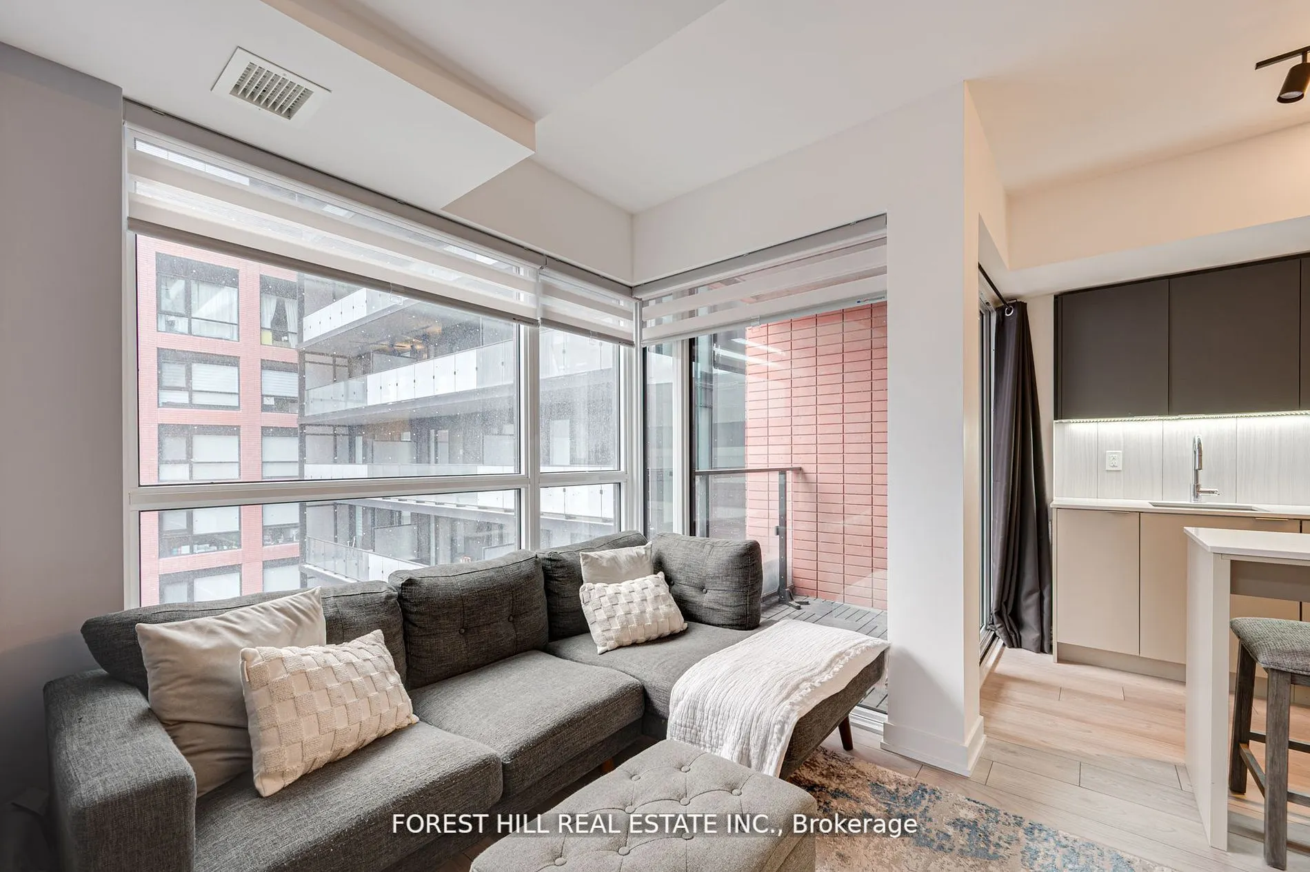 8 Tippett Road, #411