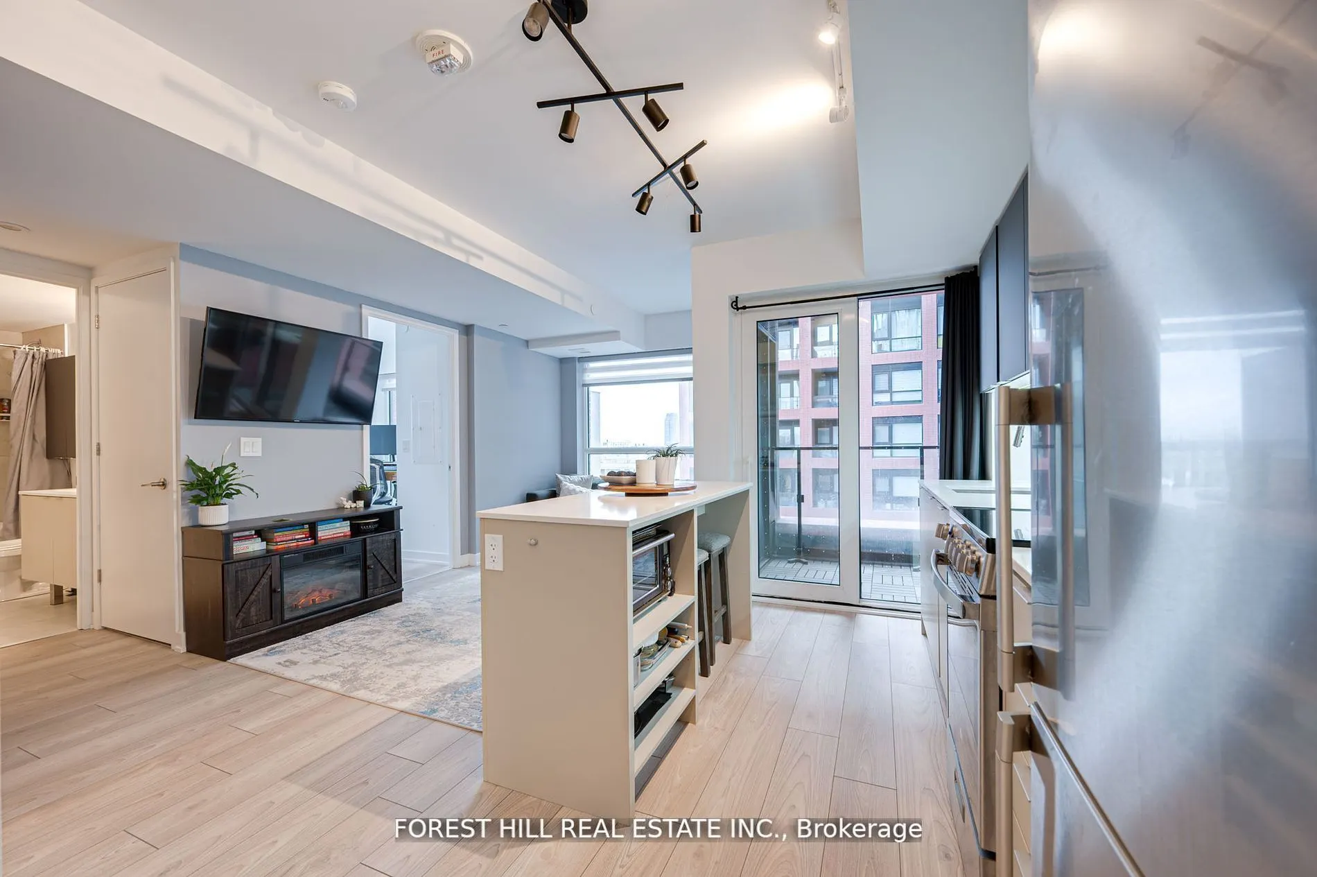 8 Tippett Road, #411