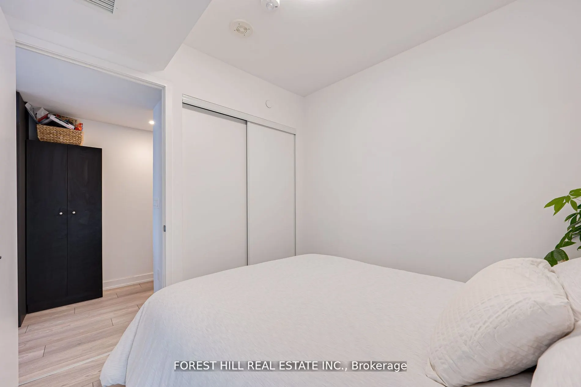 8 Tippett Road, #411