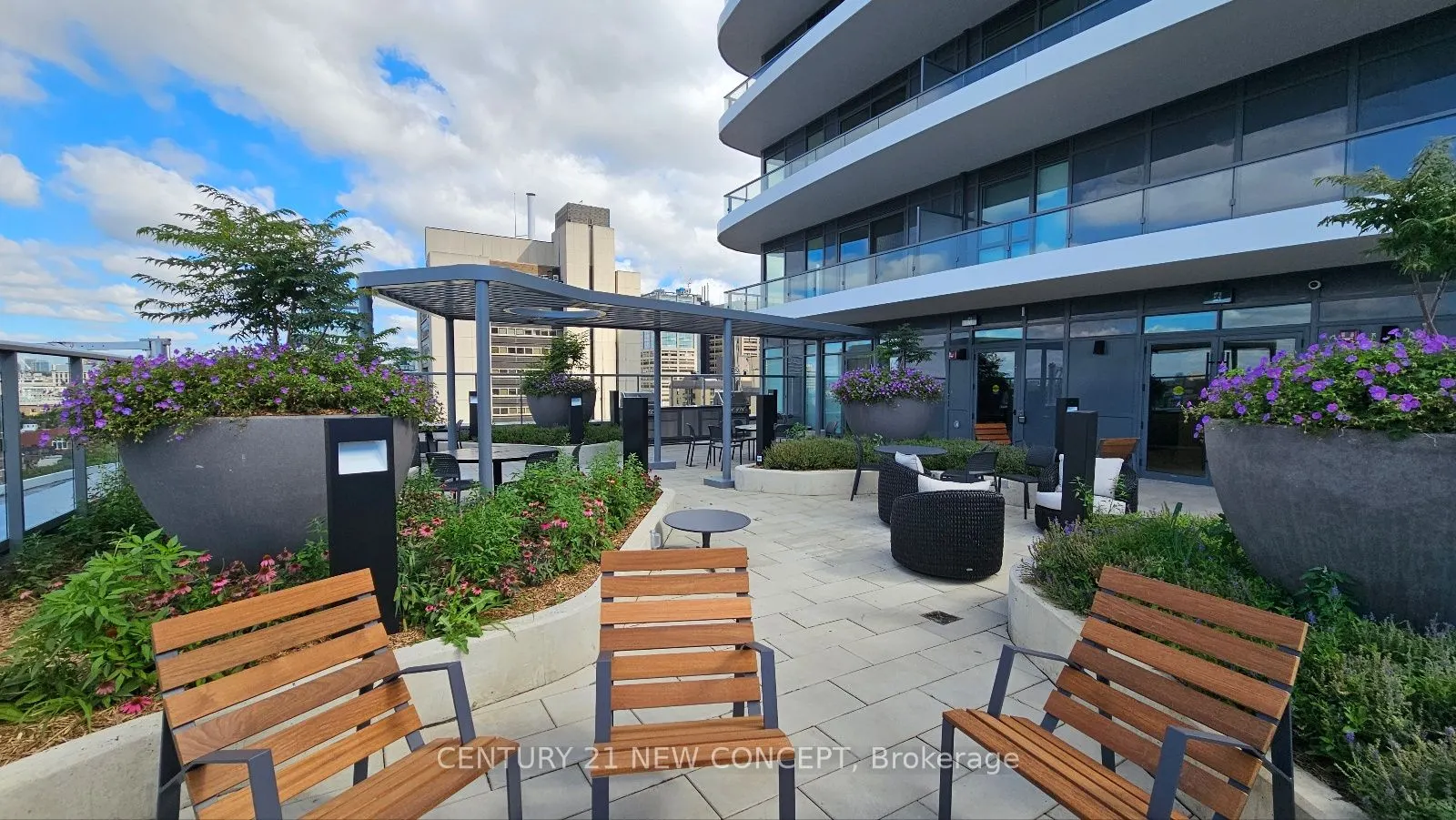 280 Dundas Street W, #2513