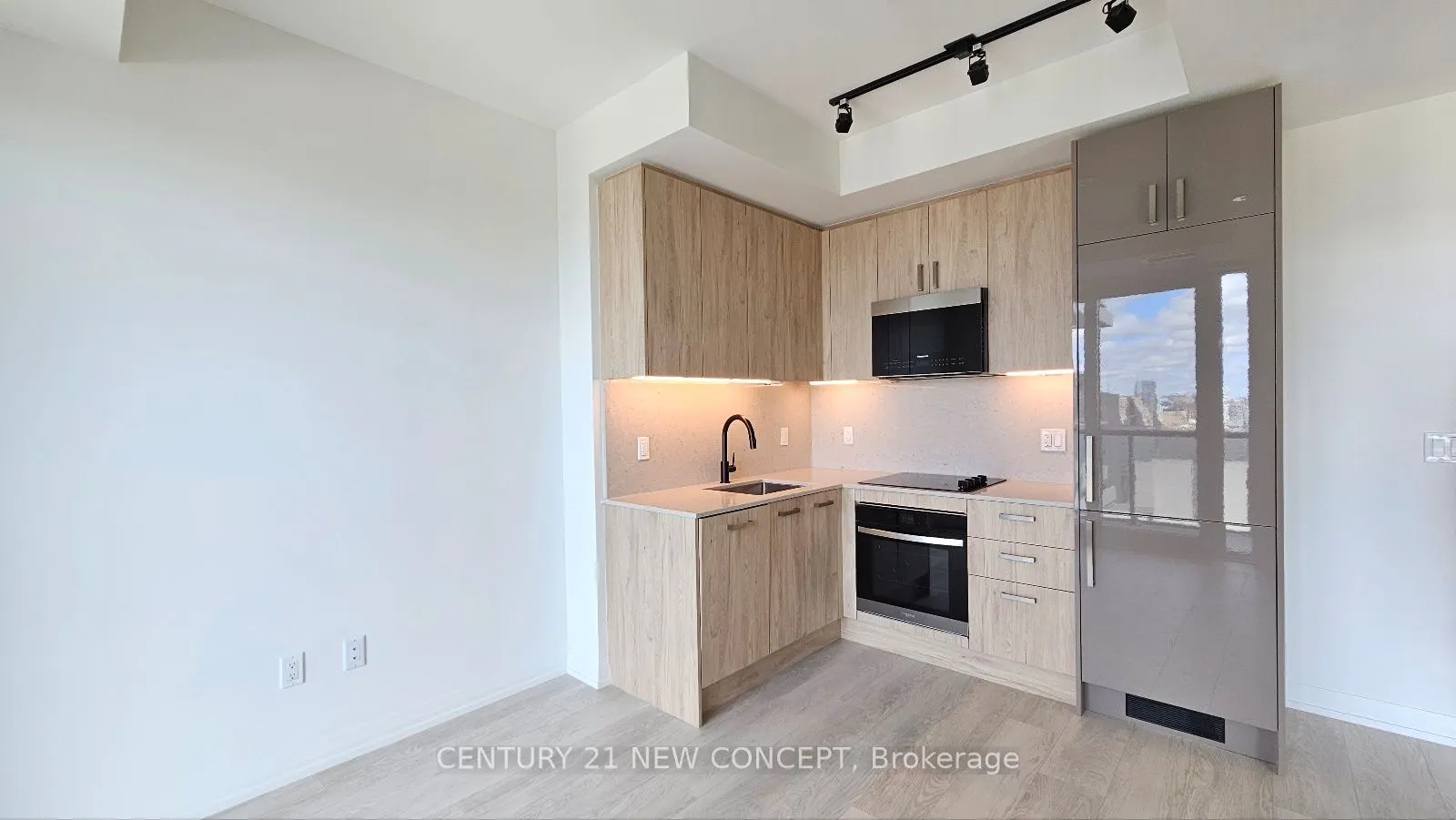 280 Dundas Street W, #2513