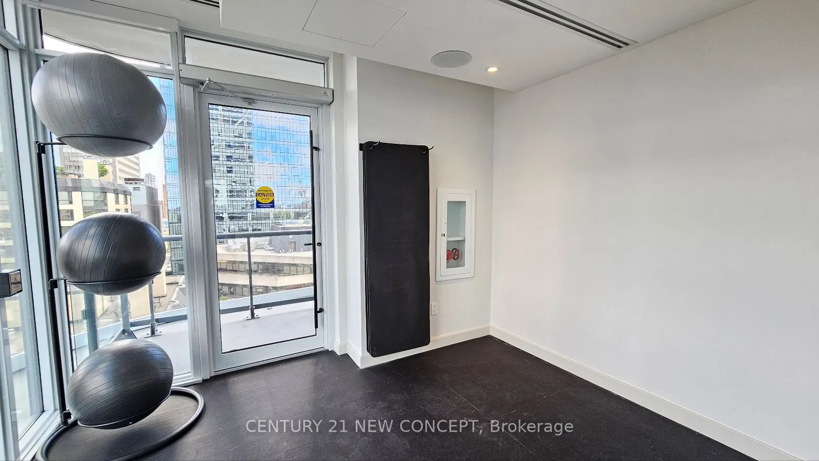 280 Dundas Street W, #2513