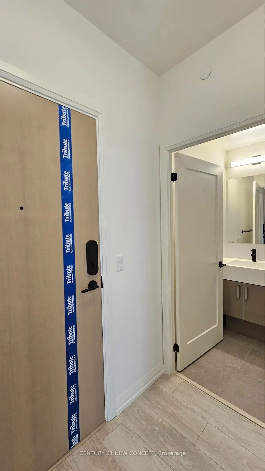 280 Dundas Street W, #2513