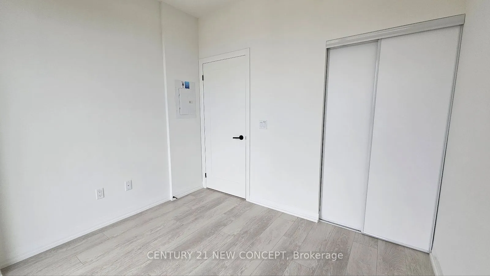 280 Dundas Street W, #2513