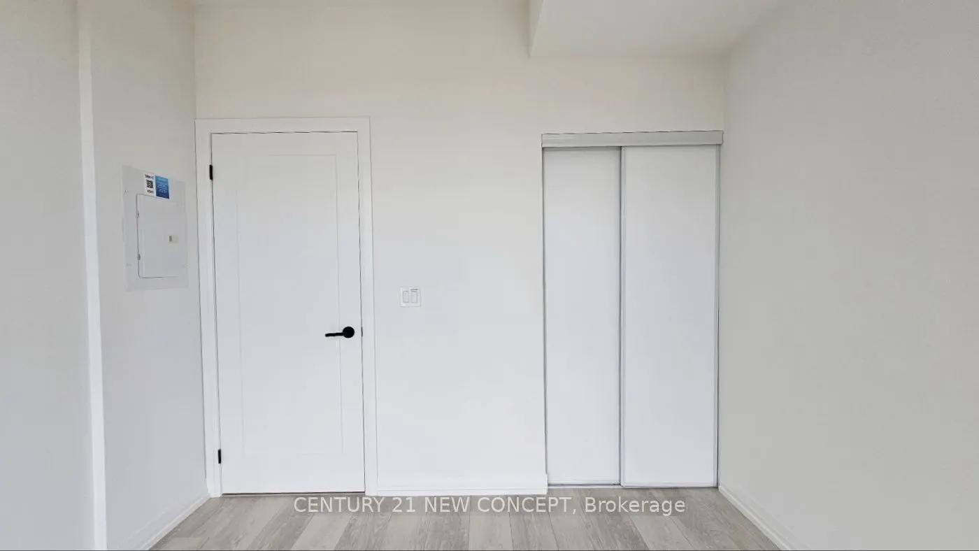280 Dundas Street W, #2513