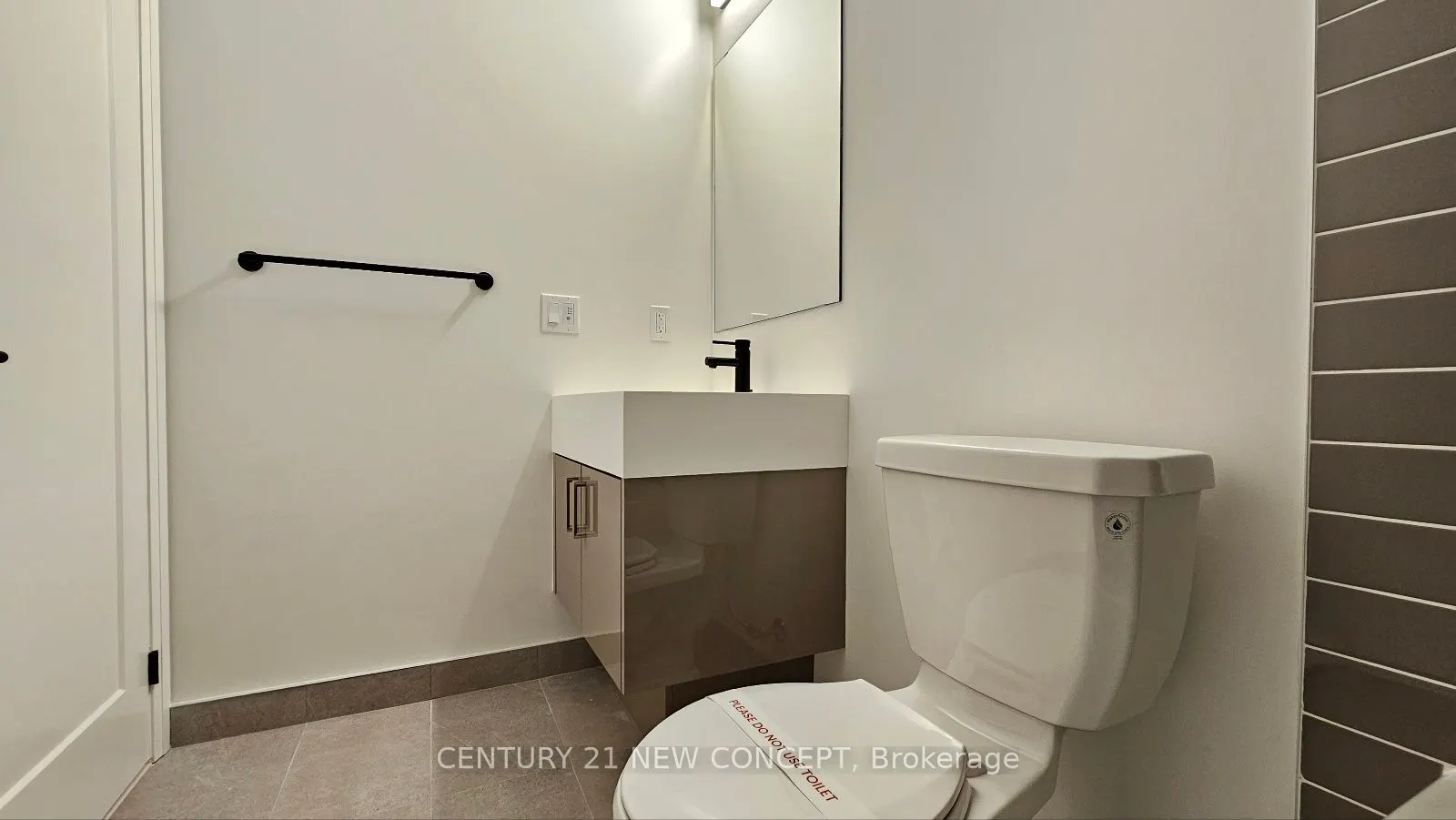 280 Dundas Street W, #2513