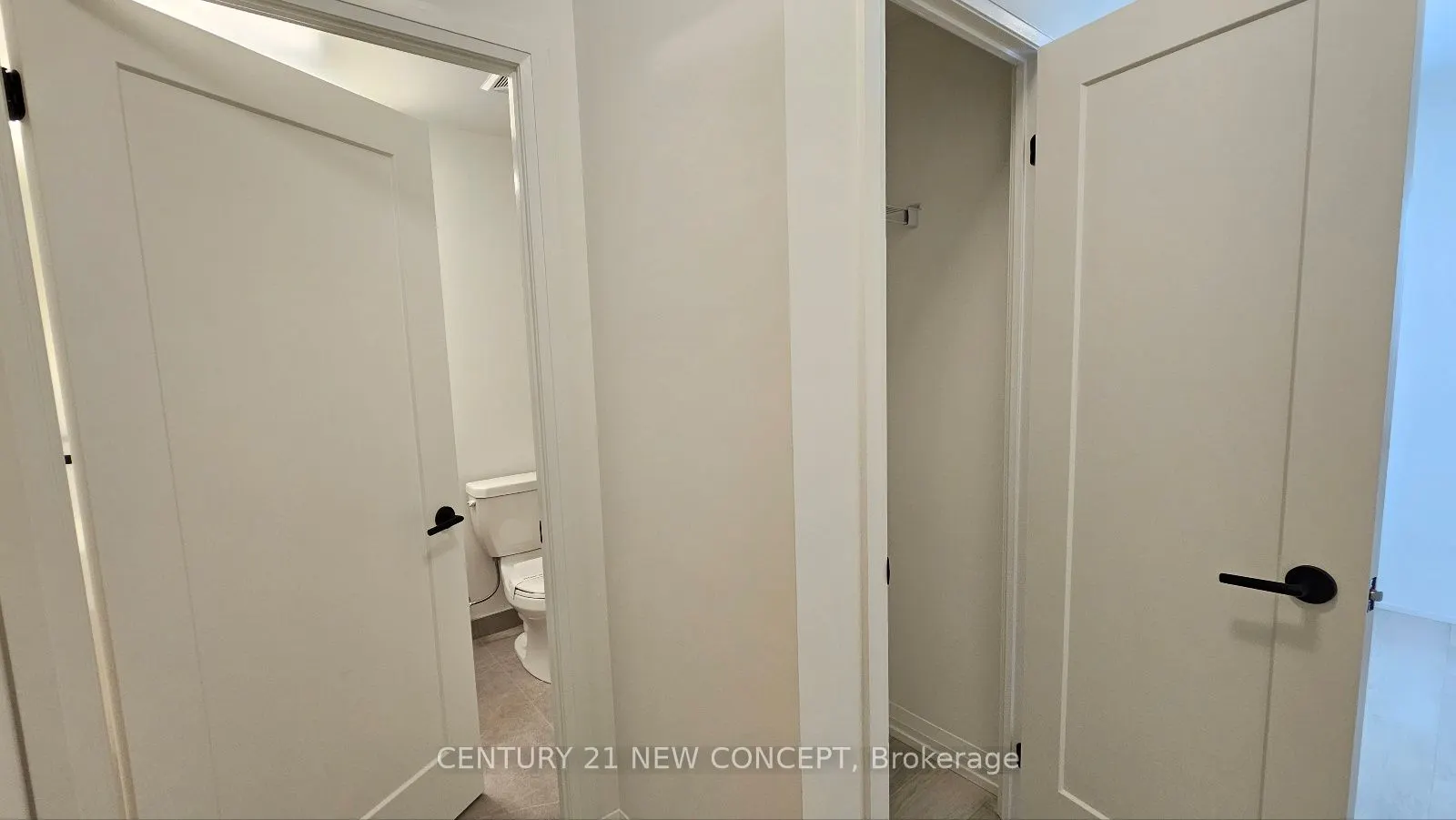 280 Dundas Street W, #2513