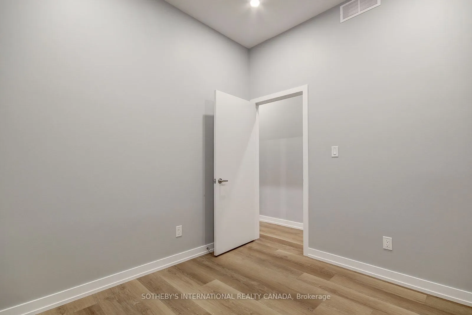 453 Dundas Street W, #2
