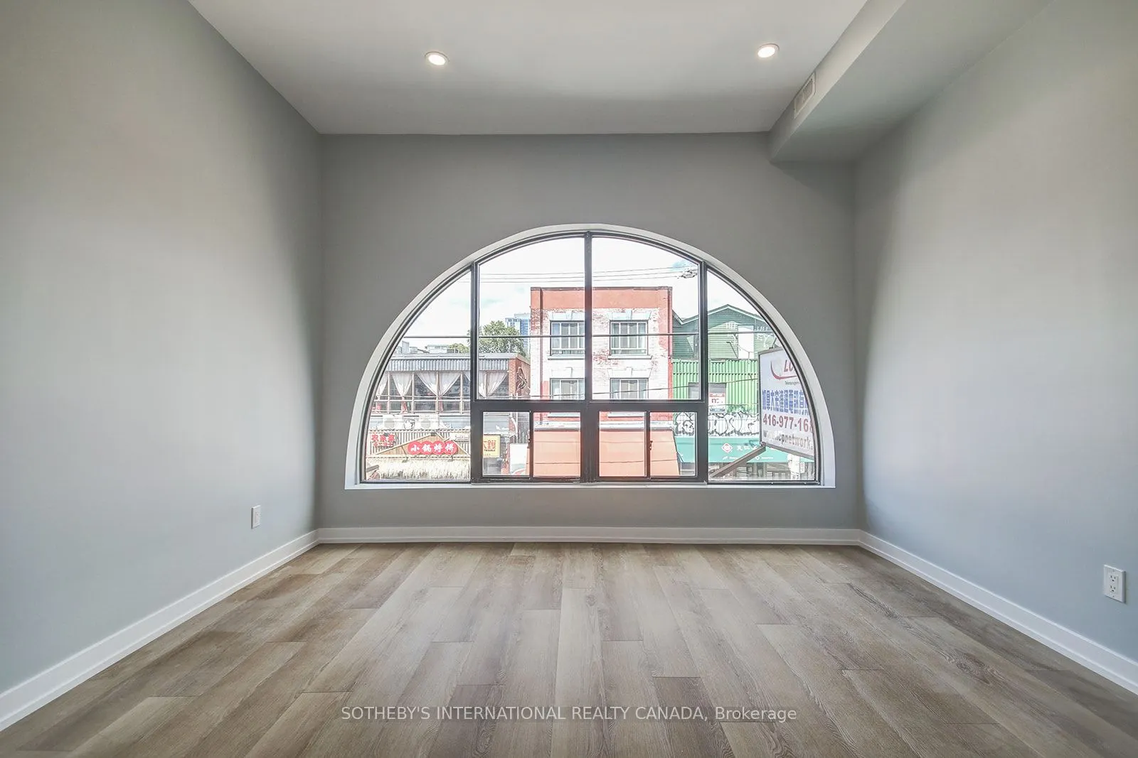 453 Dundas Street W, #2