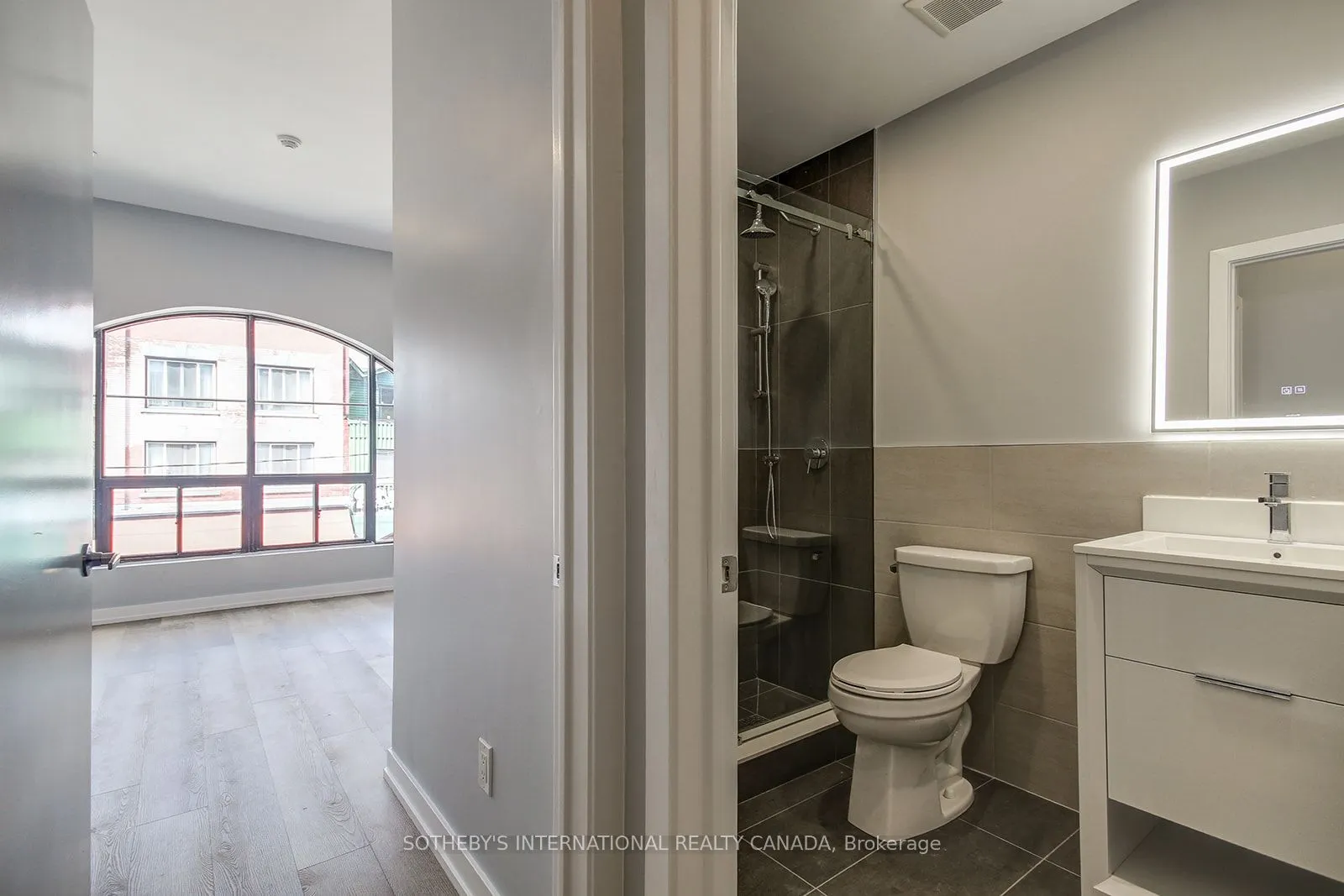 453 Dundas Street W, #2