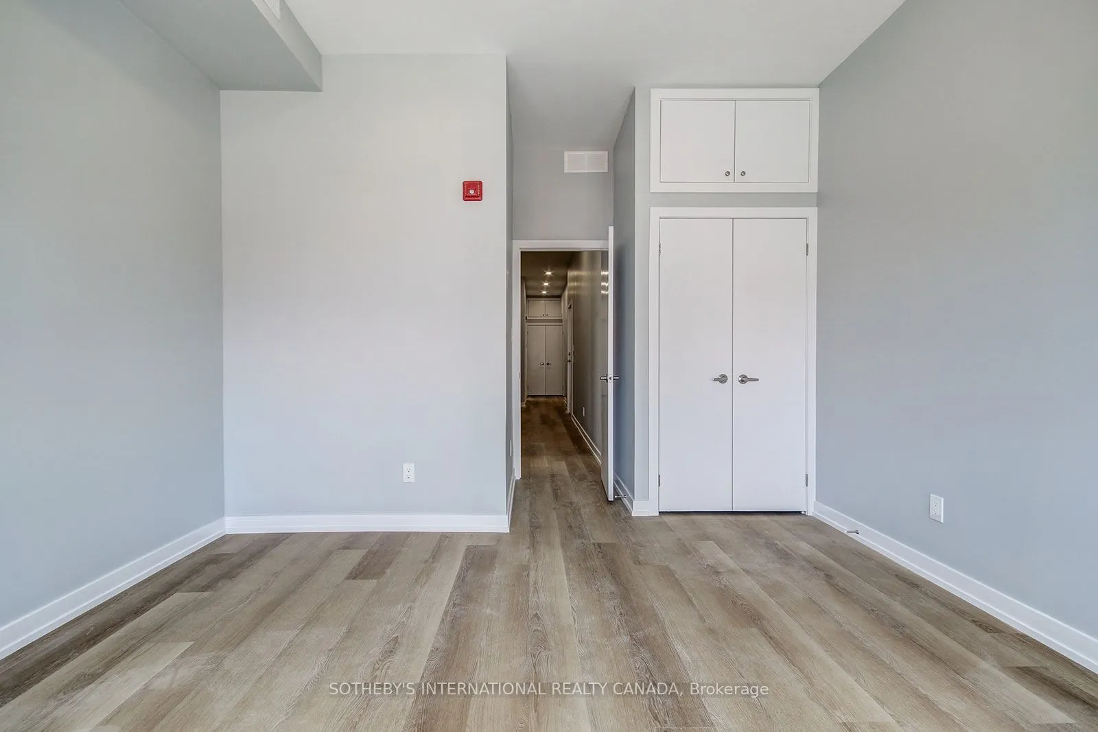 453 Dundas Street W, #2