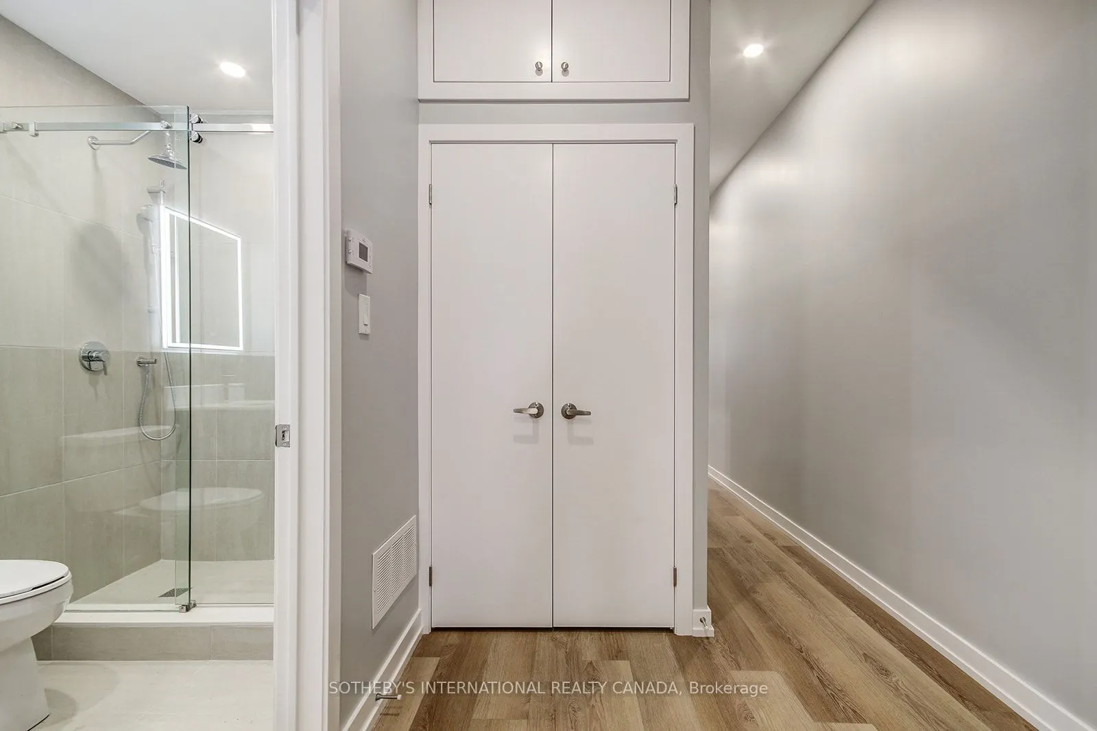 453 Dundas Street W, #2