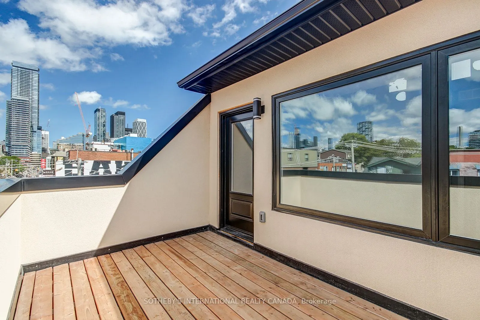 453 Dundas Street W, #3