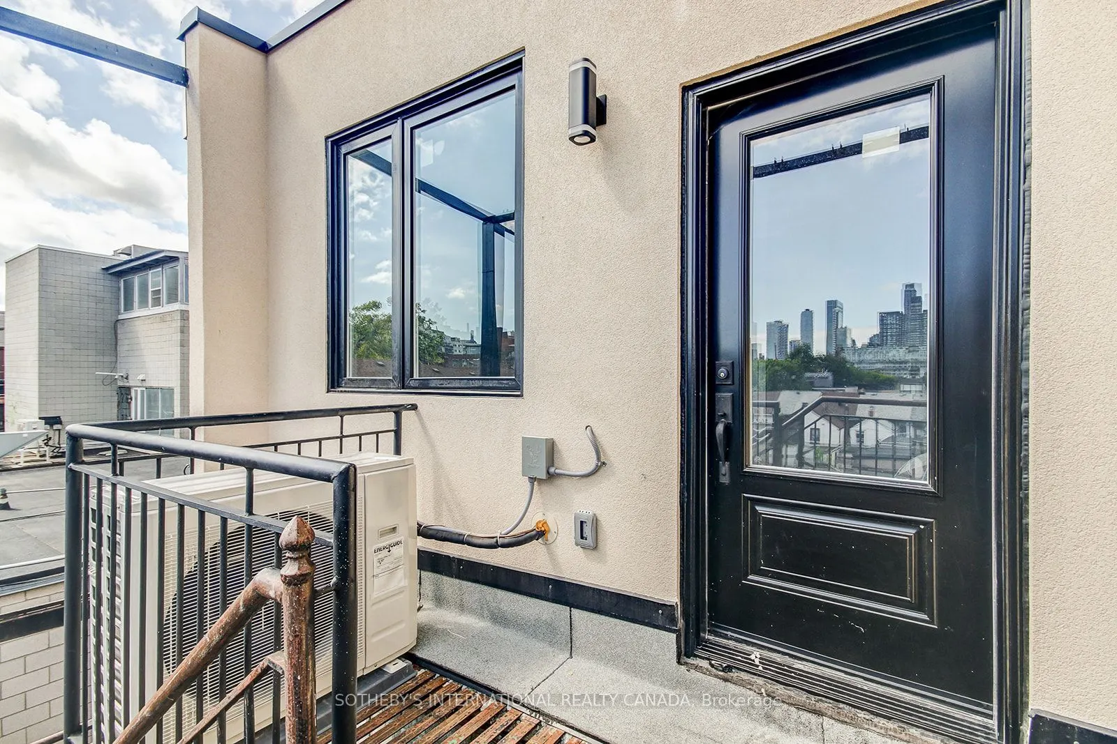 453 Dundas Street W, #3