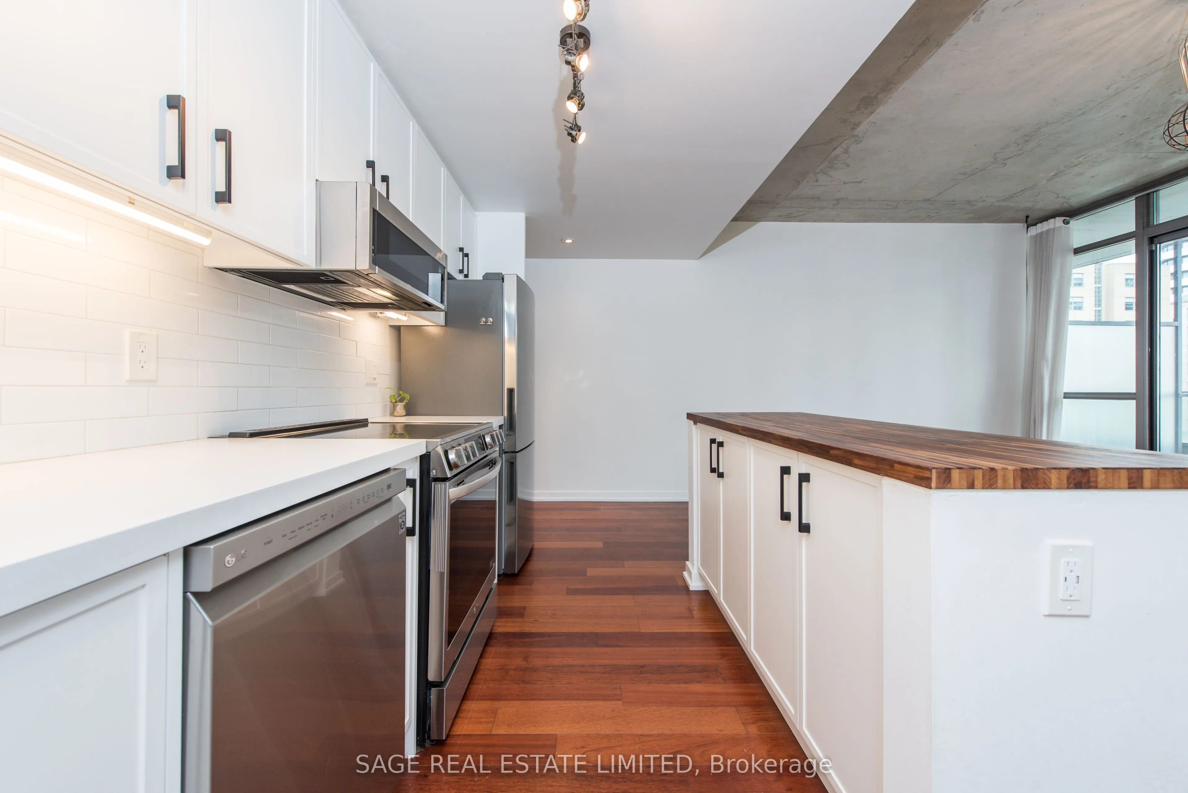 281 Mutual Street, #605
