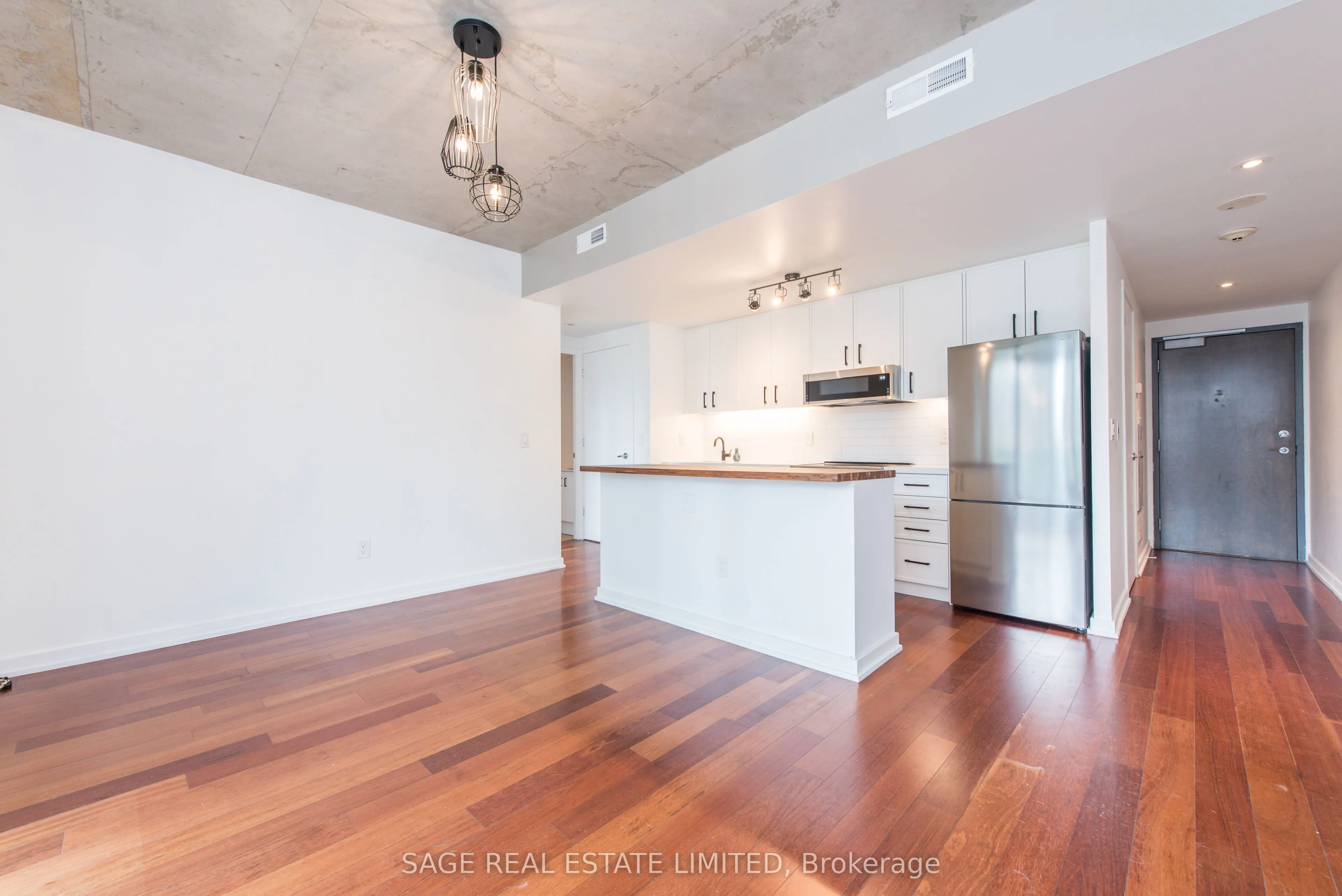 281 Mutual Street, #605