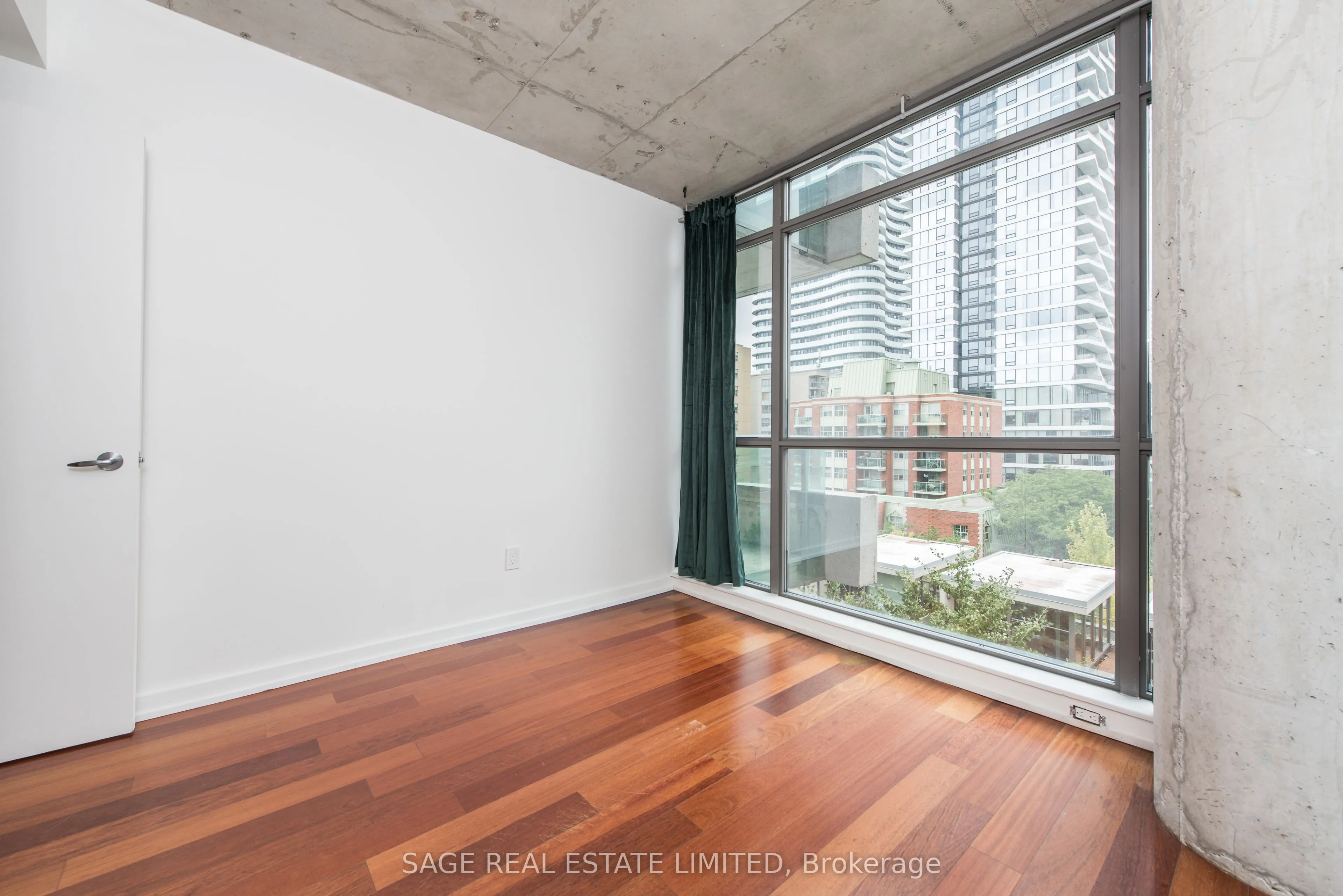 281 Mutual Street, #605