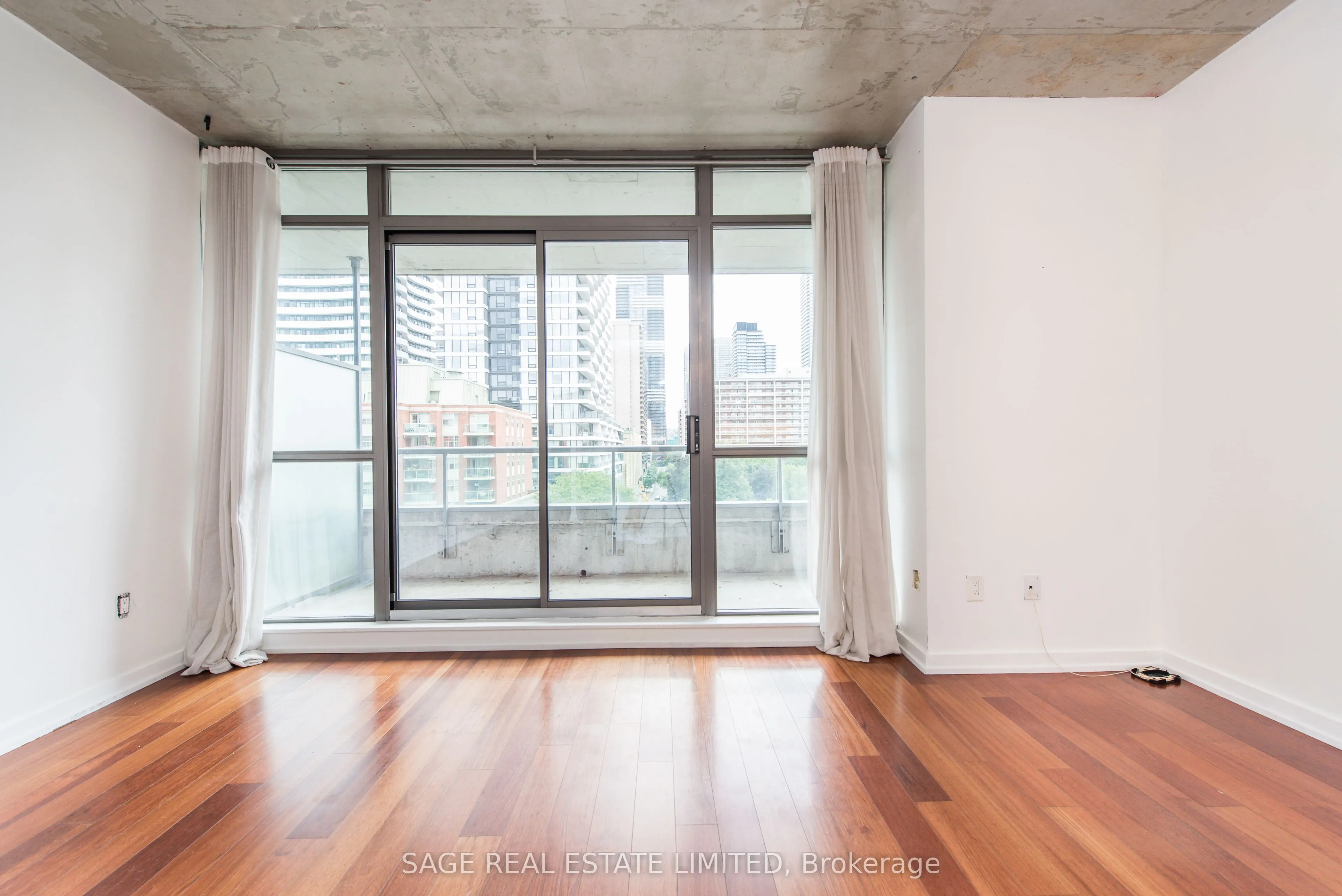 281 Mutual Street, #605