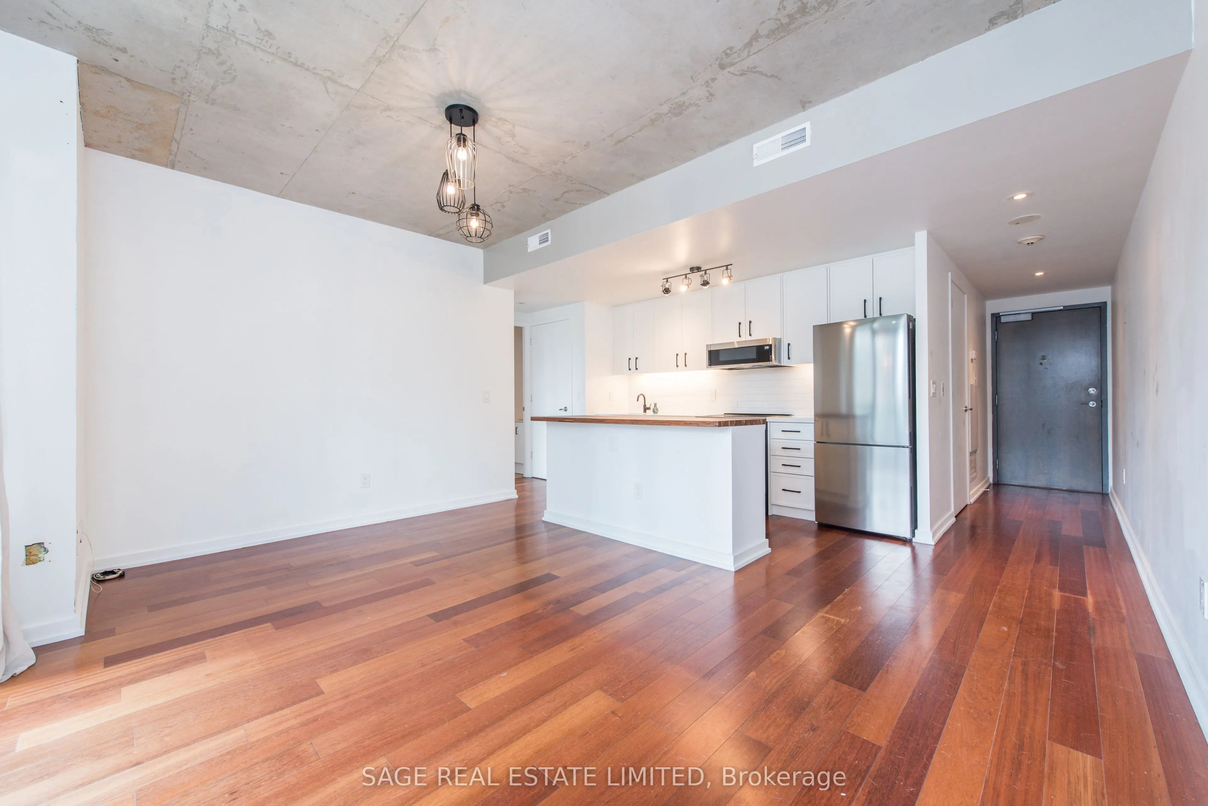 281 Mutual Street, #605