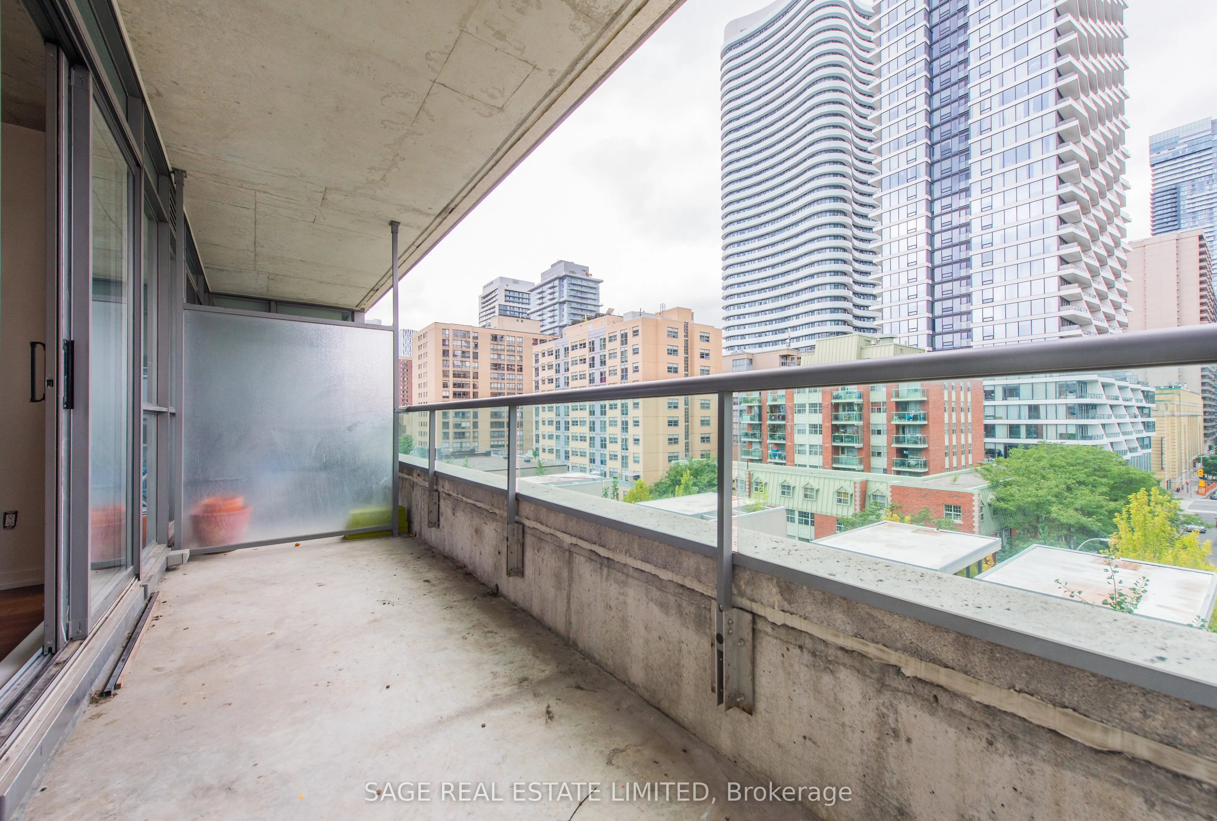 281 Mutual Street, #605